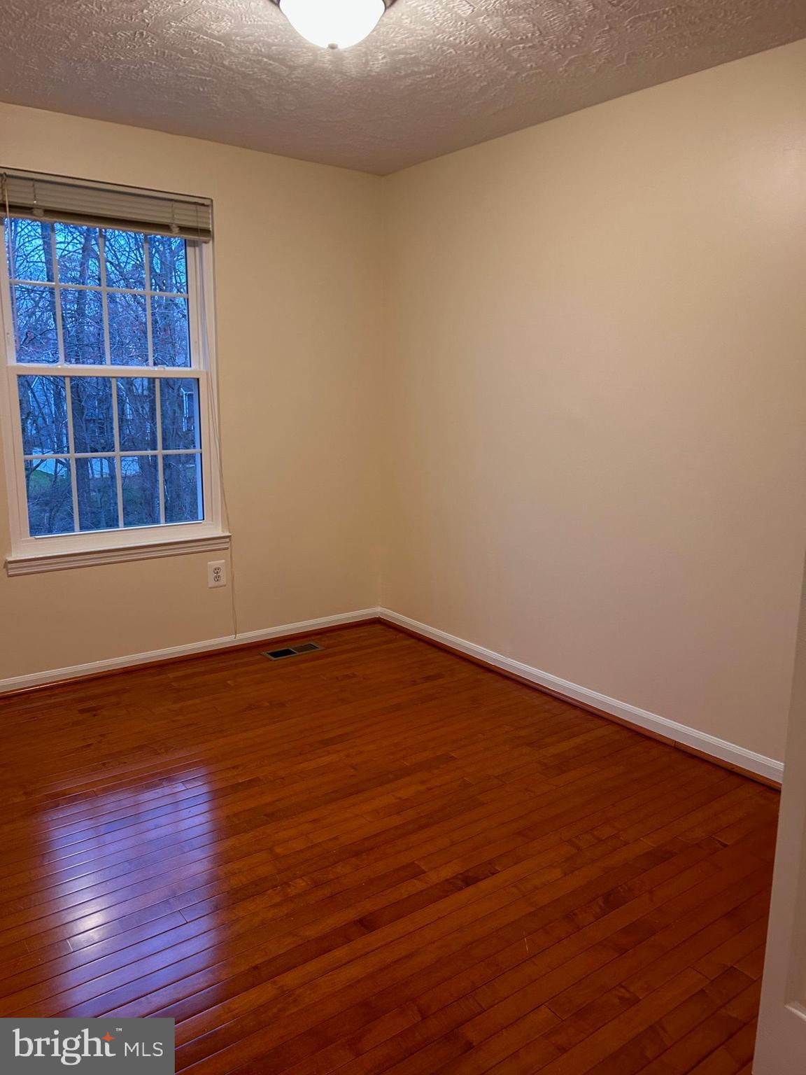 SUMMIT CHASE CLUSTER - Residential Lease