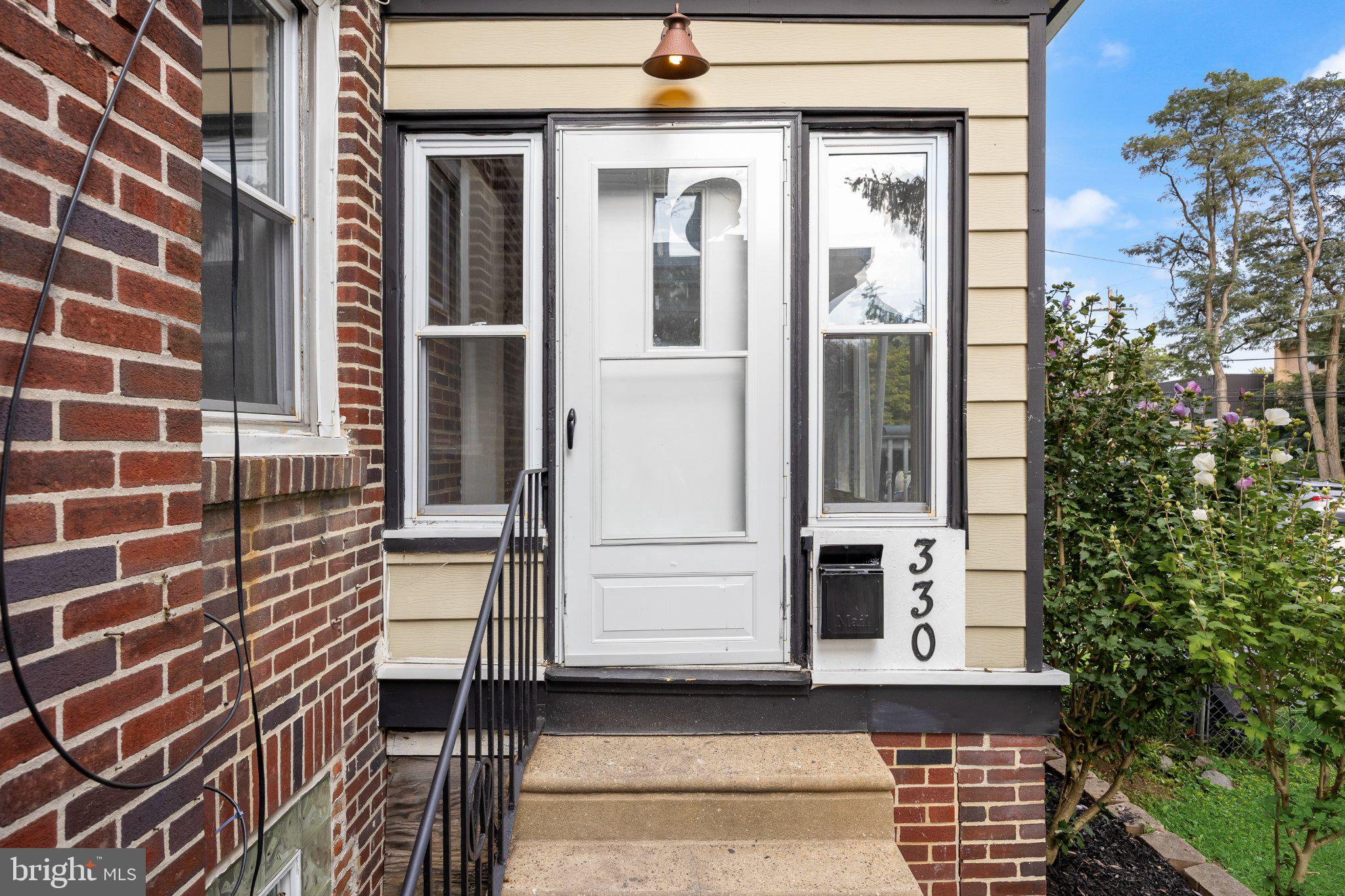 330 W 15TH STREET