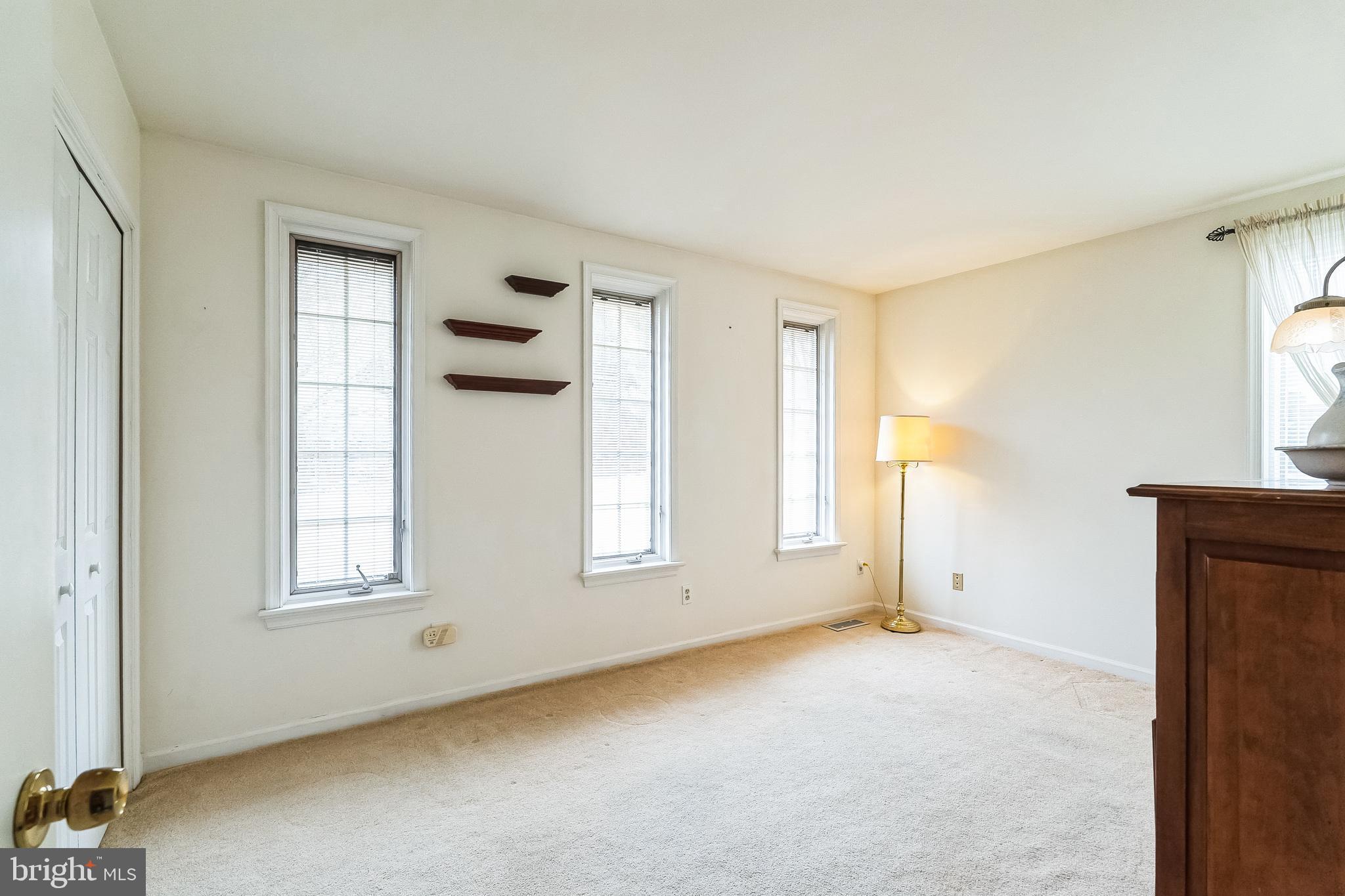 NEWTOWN SQ - Residential