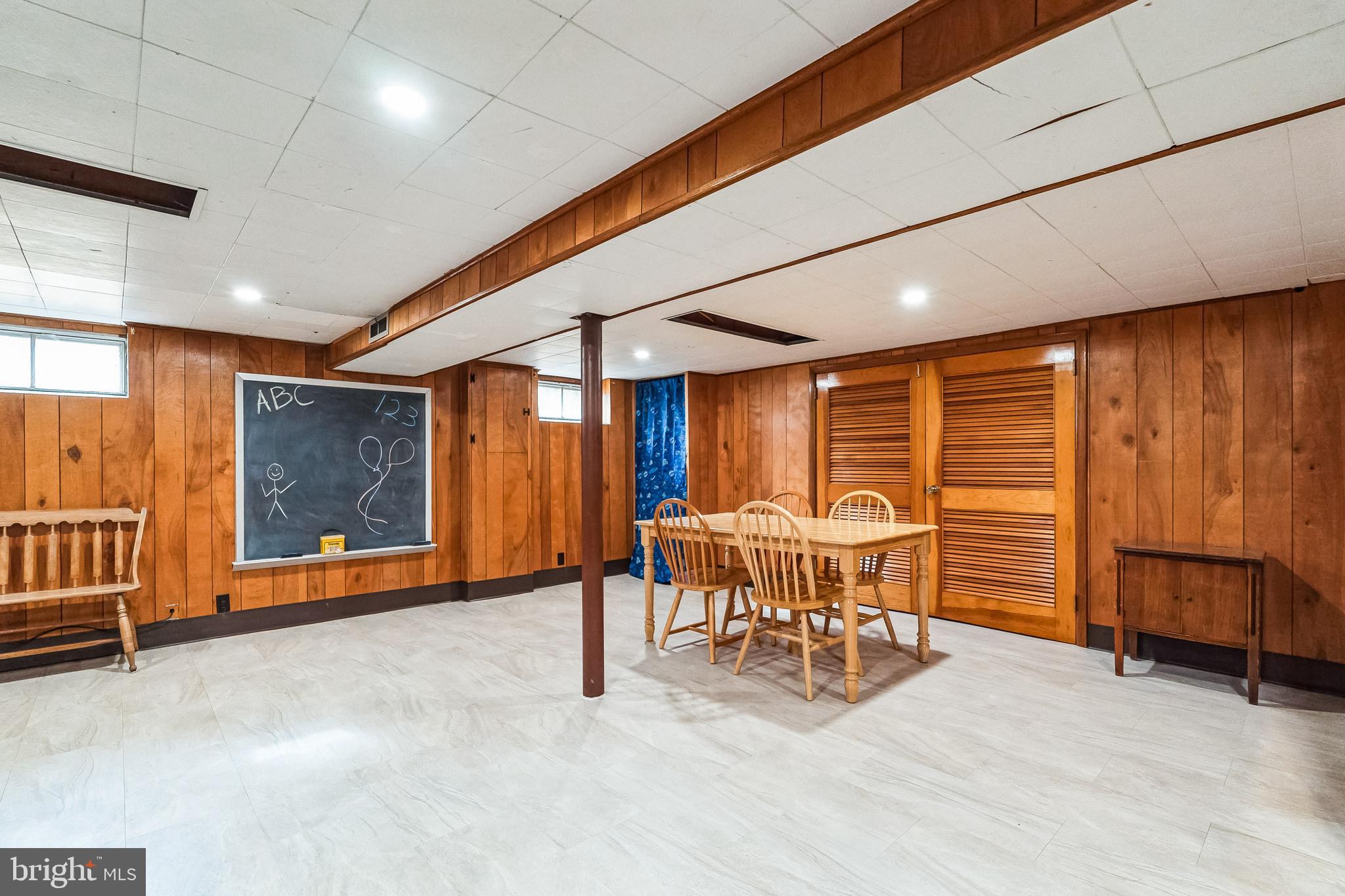 NEWTOWN SQ - Residential