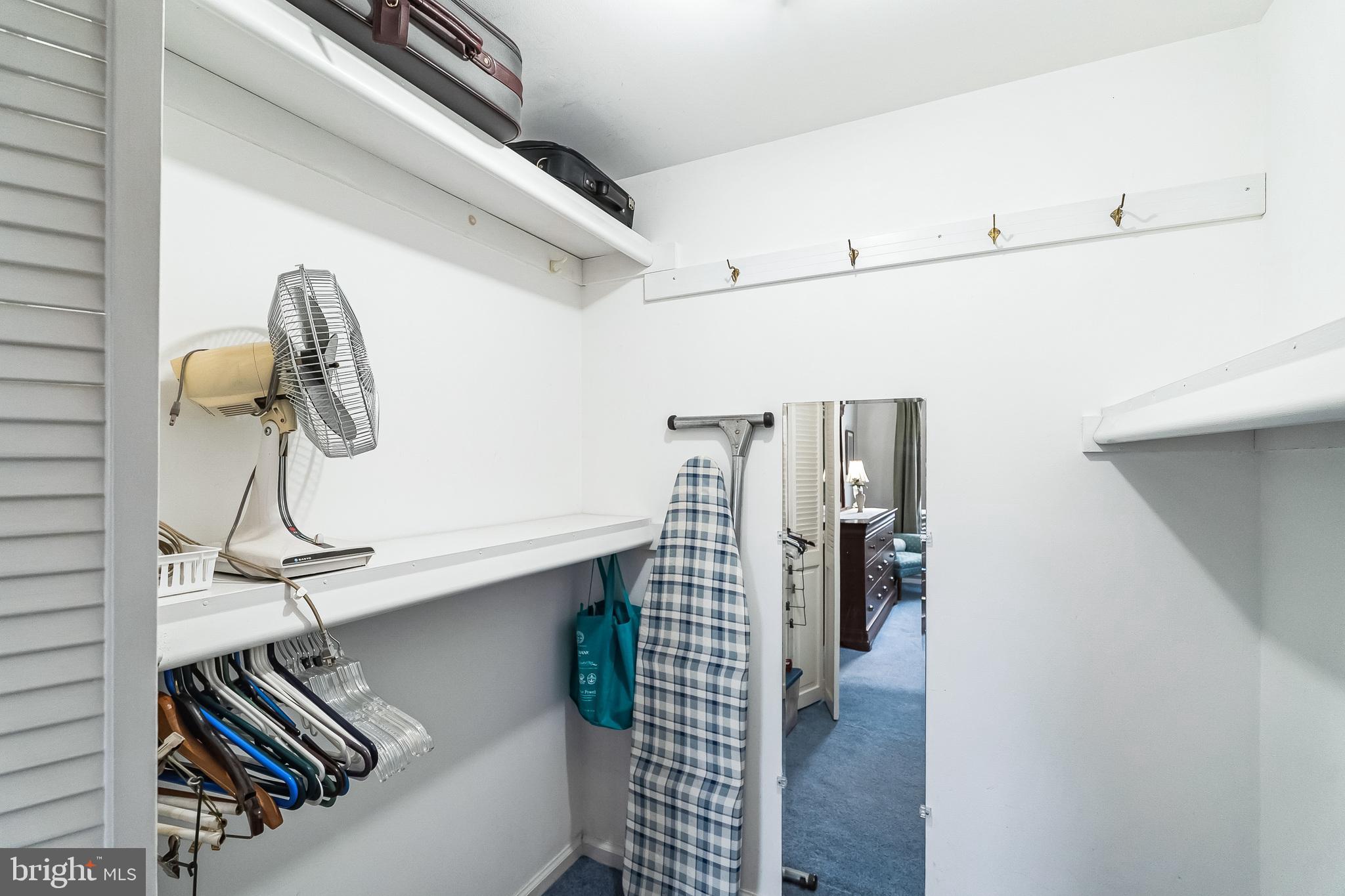 NEWTOWN SQ - Residential