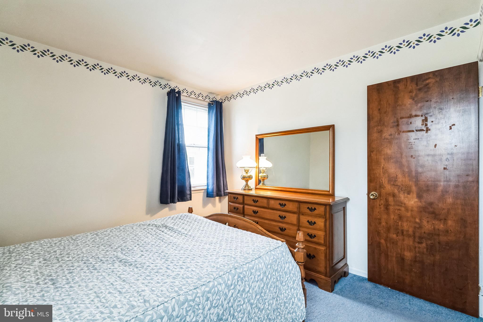 NEWTOWN SQ - Residential