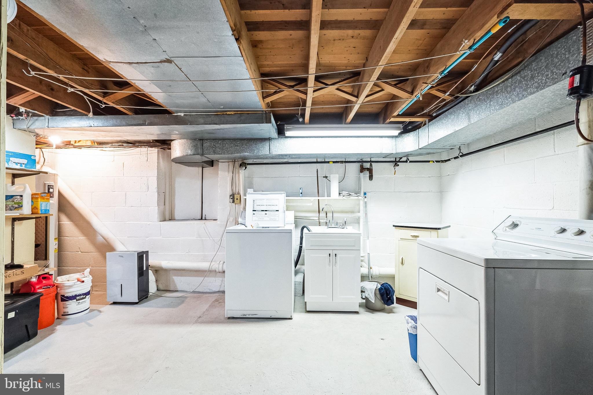 NEWTOWN SQ - Residential