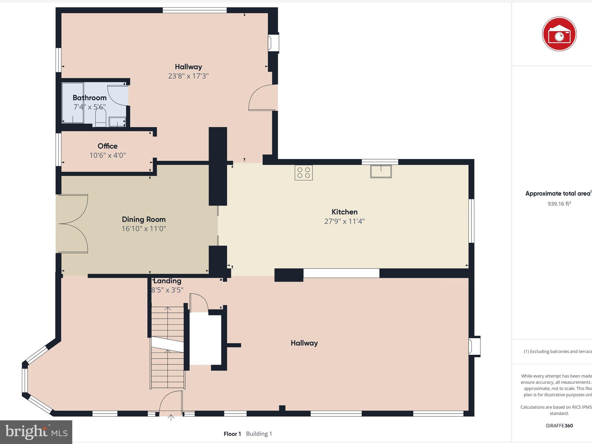 Main image without alt text