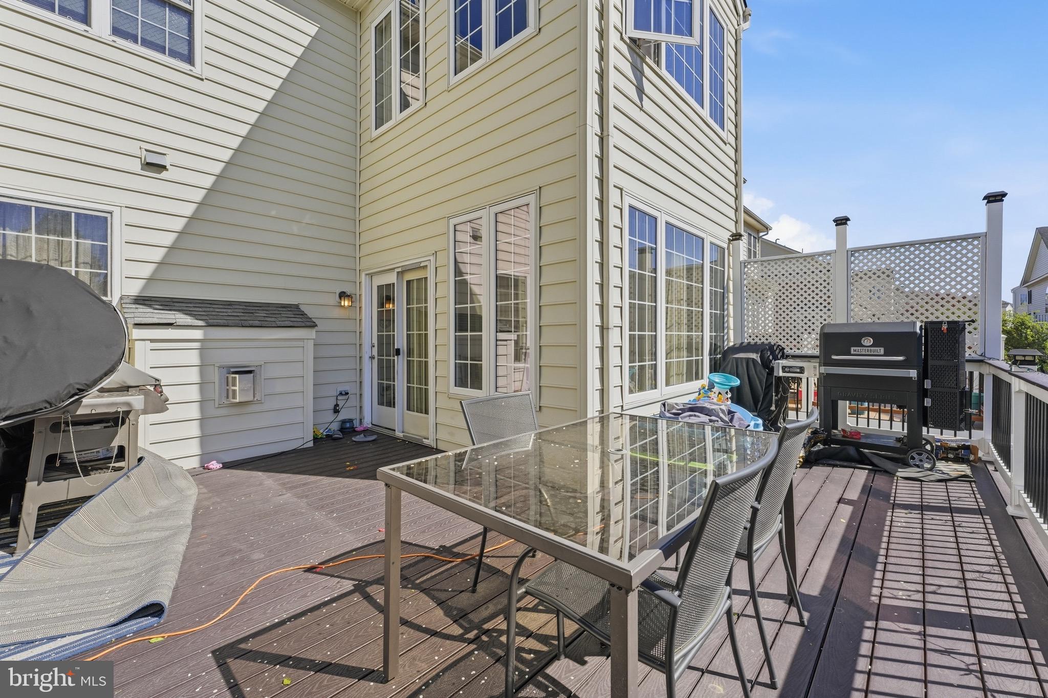 SOUTH RIDING - Residential