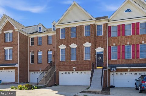 Photo of 25174 Whippoorwill Terrace, CHANTILLY, VA 20152 (MLS # VALO2120392)