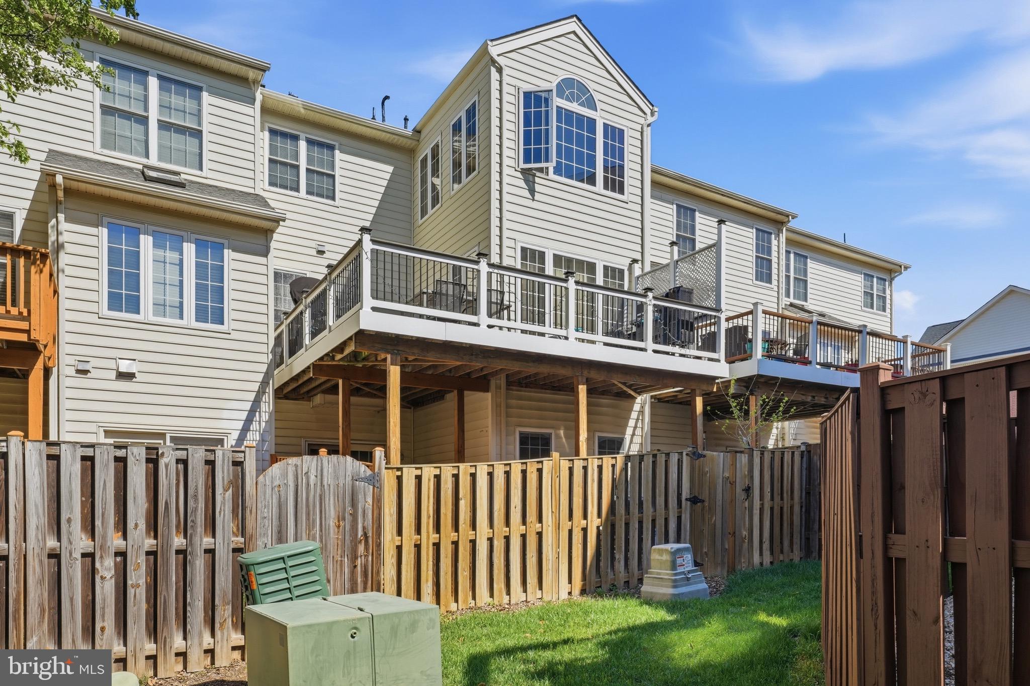 SOUTH RIDING - Residential