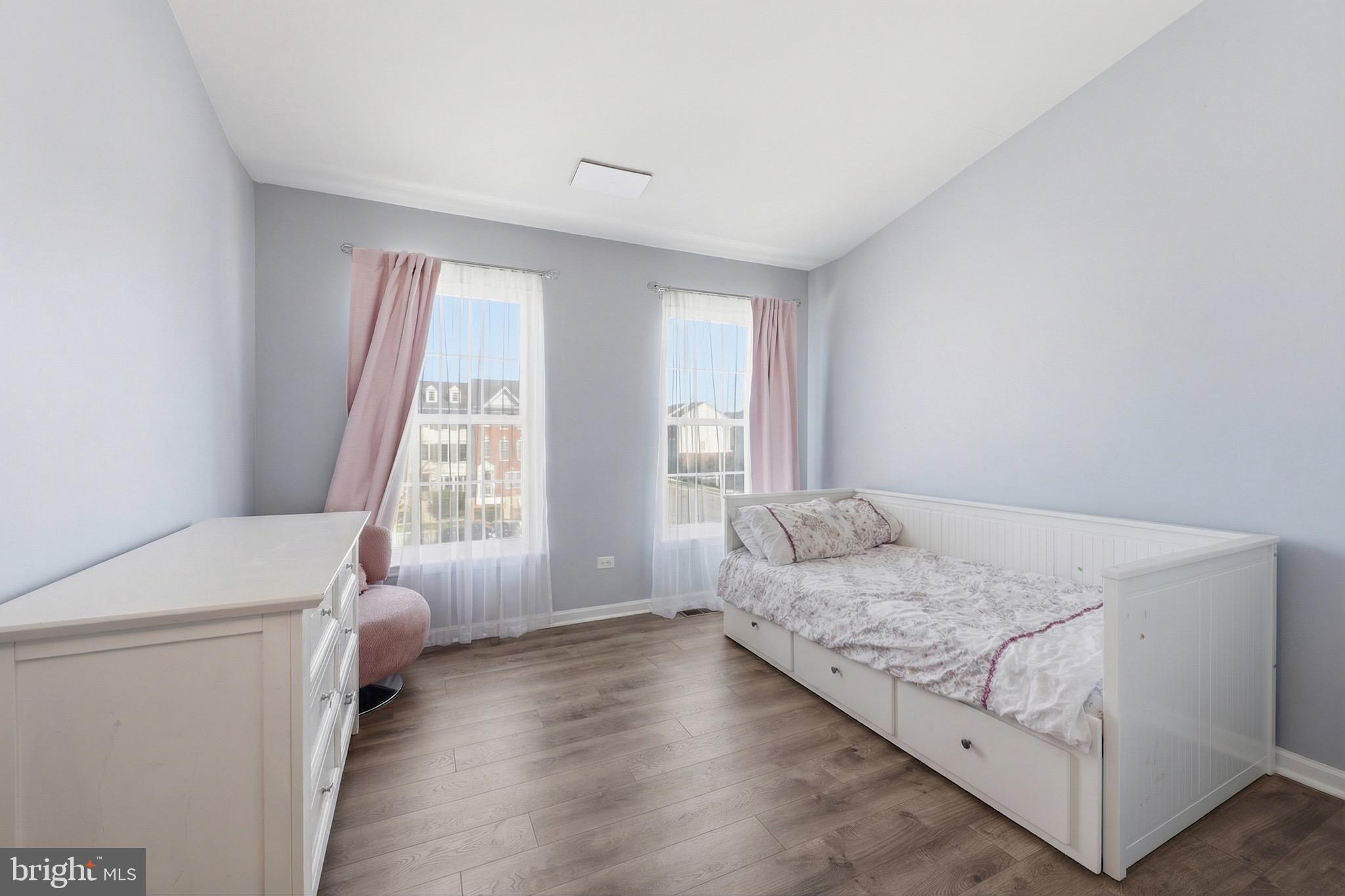 SOUTH RIDING - Residential