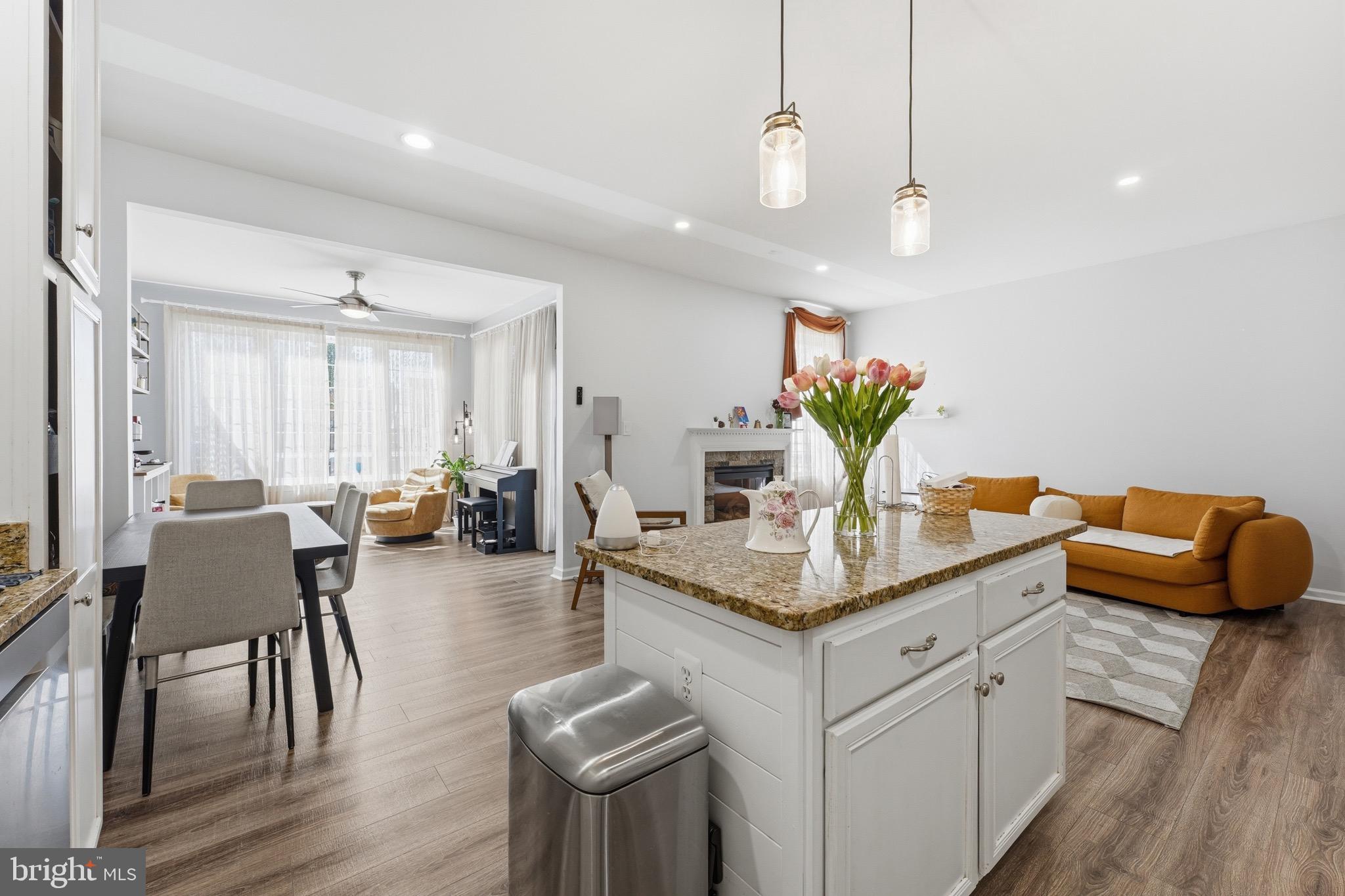 SOUTH RIDING - Residential