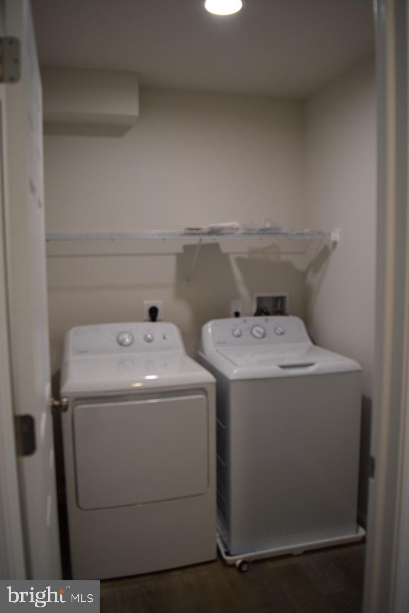 GRAYS POINTE - Residential