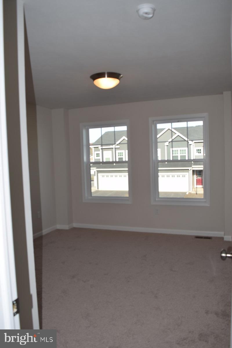 GRAYS POINTE - Residential