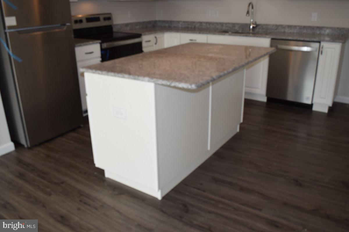 GRAYS POINTE - Residential