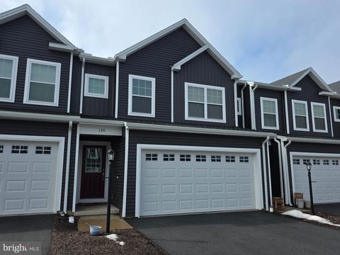 Townhouse For Sale - 130 Veery Way<br/> PORT MATILDA, PA 16870