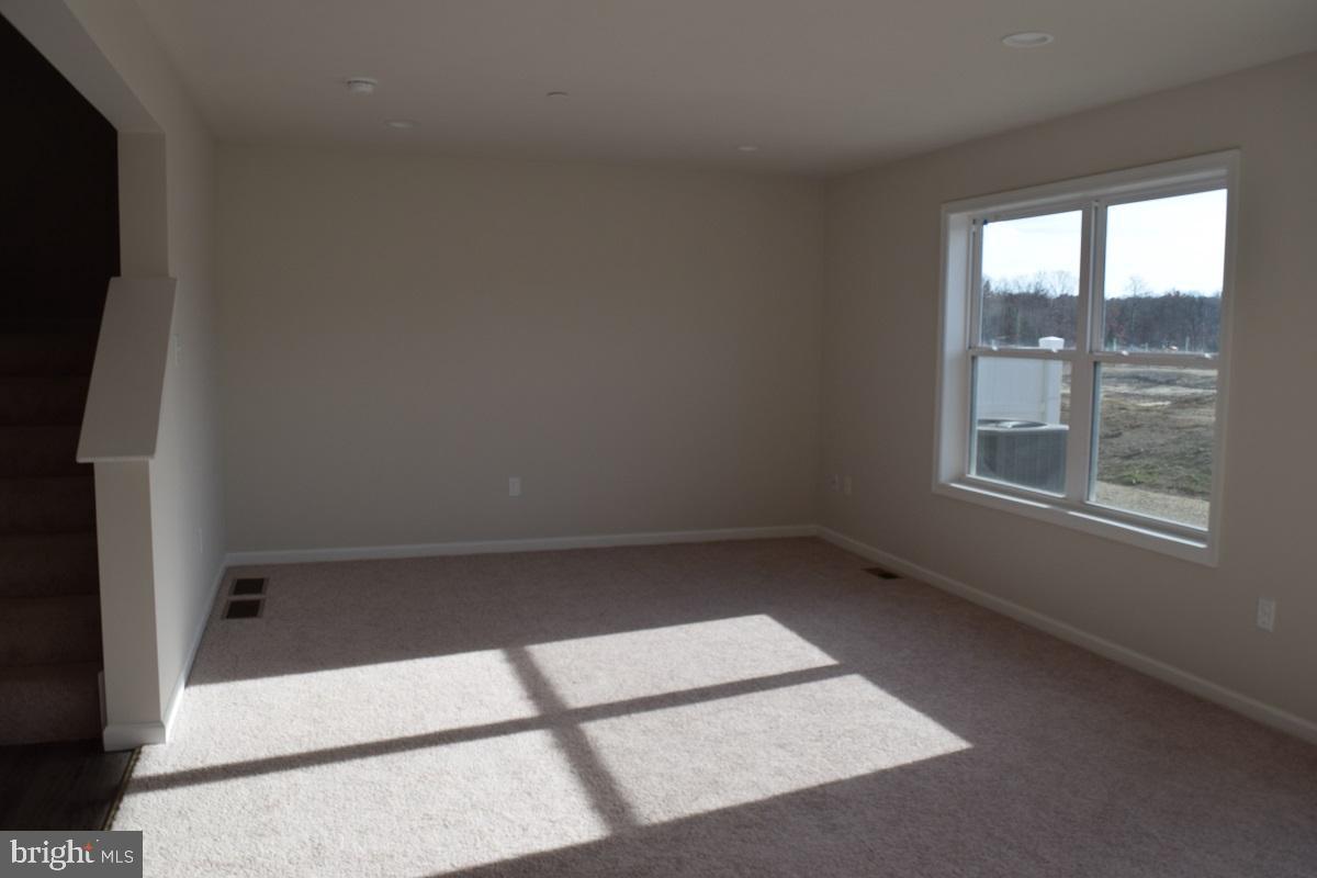 GRAYS POINTE - Residential