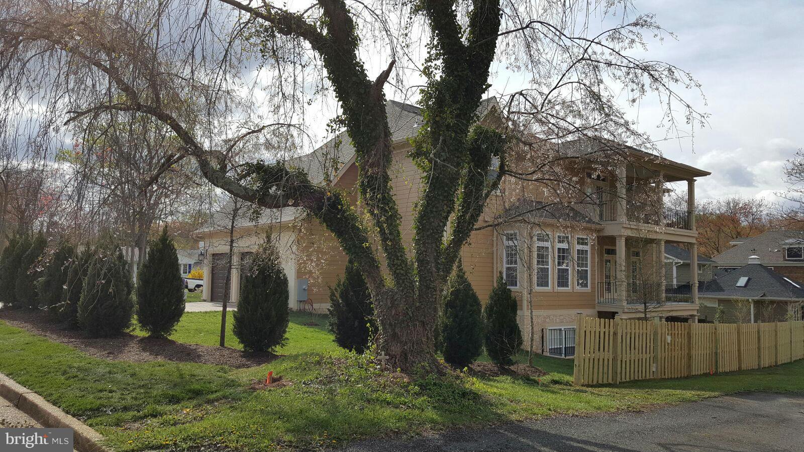 BROYHILL LANGLEY ESTATES - Residential