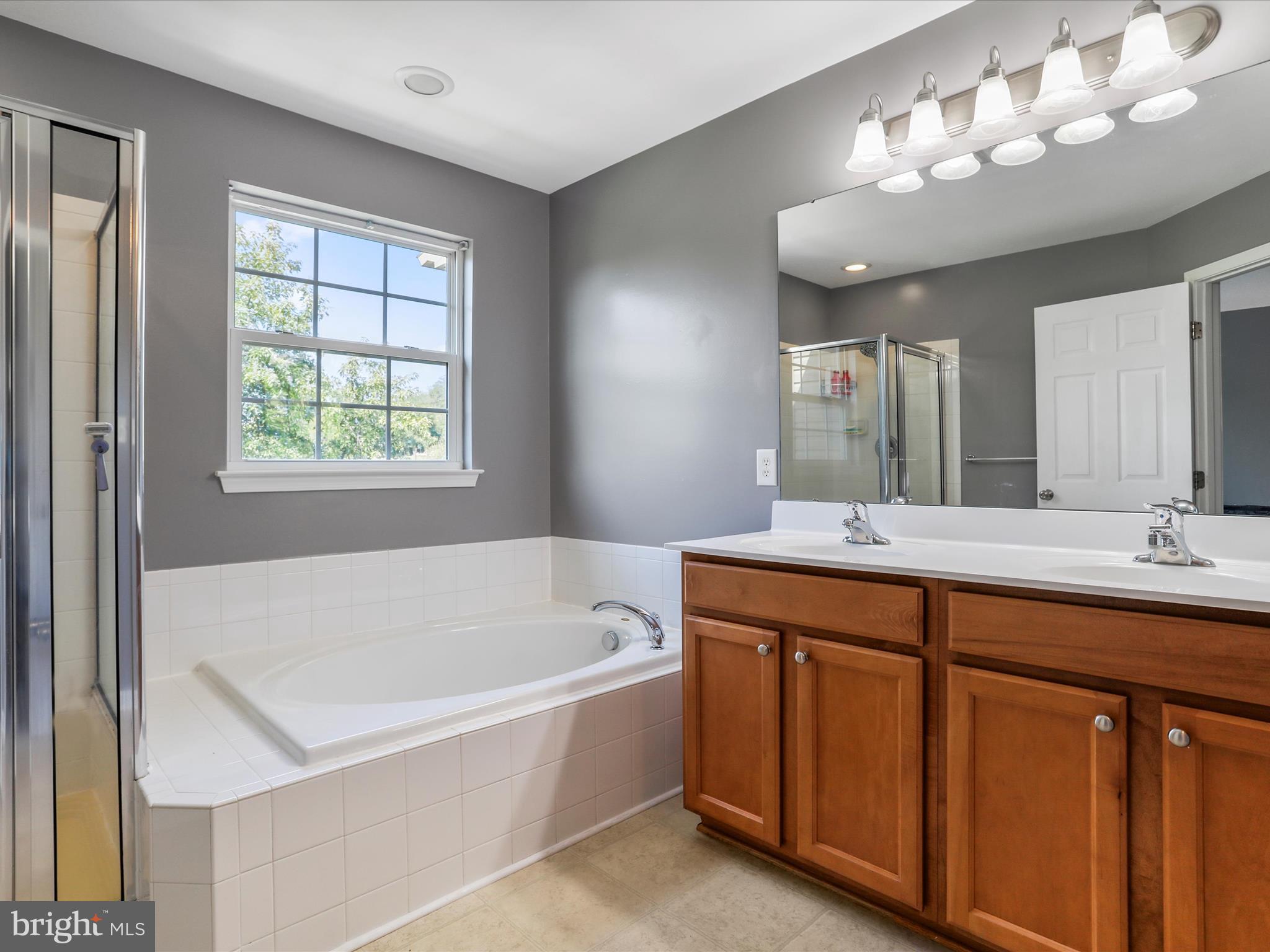 BROOKFIELD - Residential