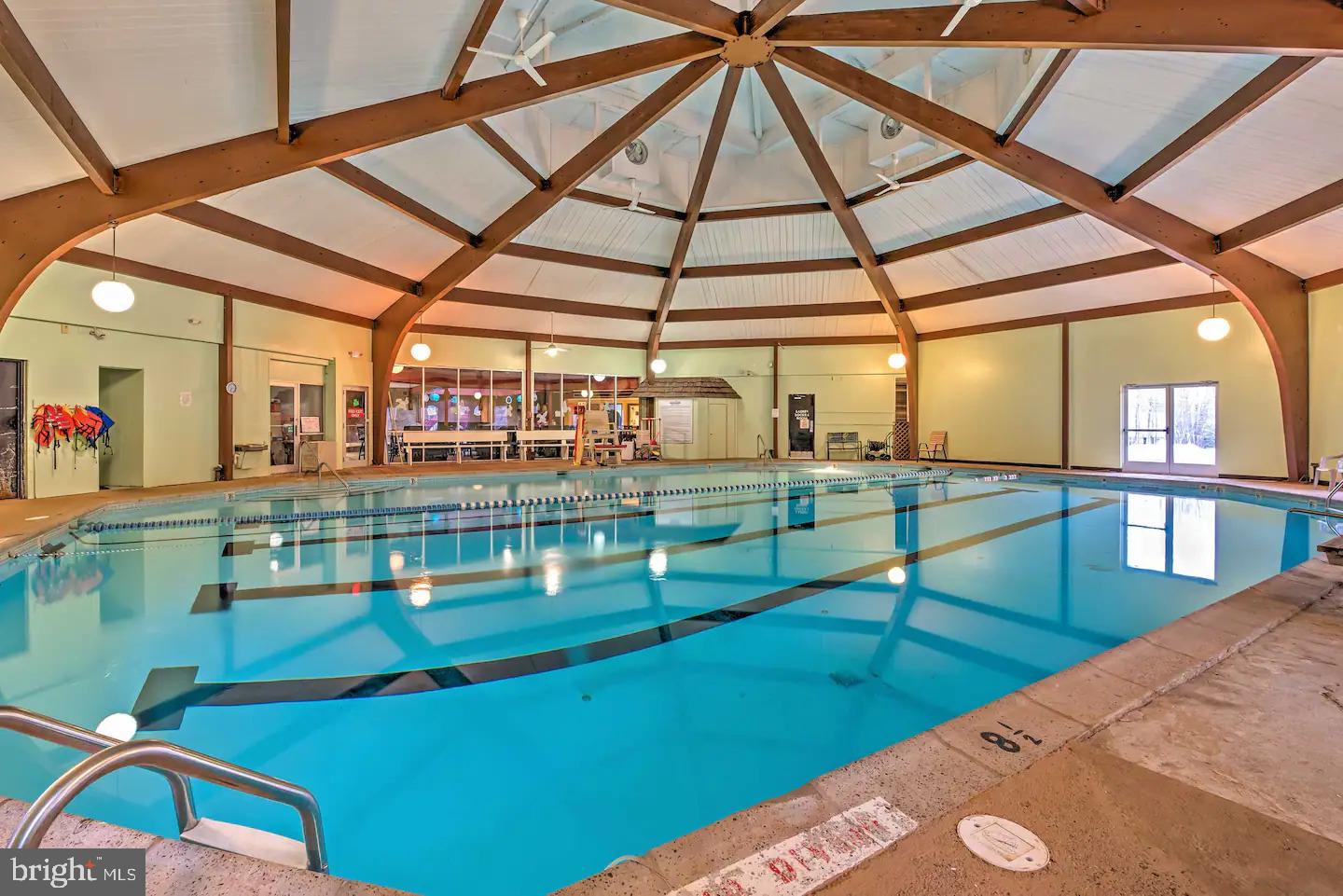 EMERALD LAKES - Residential