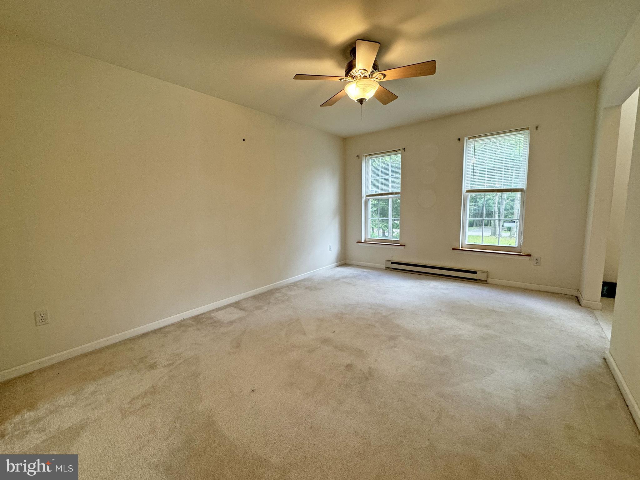 EMERALD LAKES - Residential