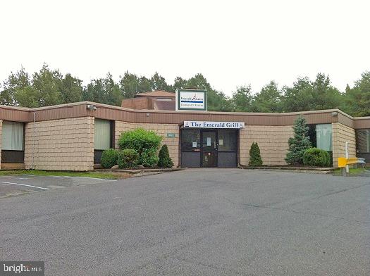 EMERALD LAKES - Residential