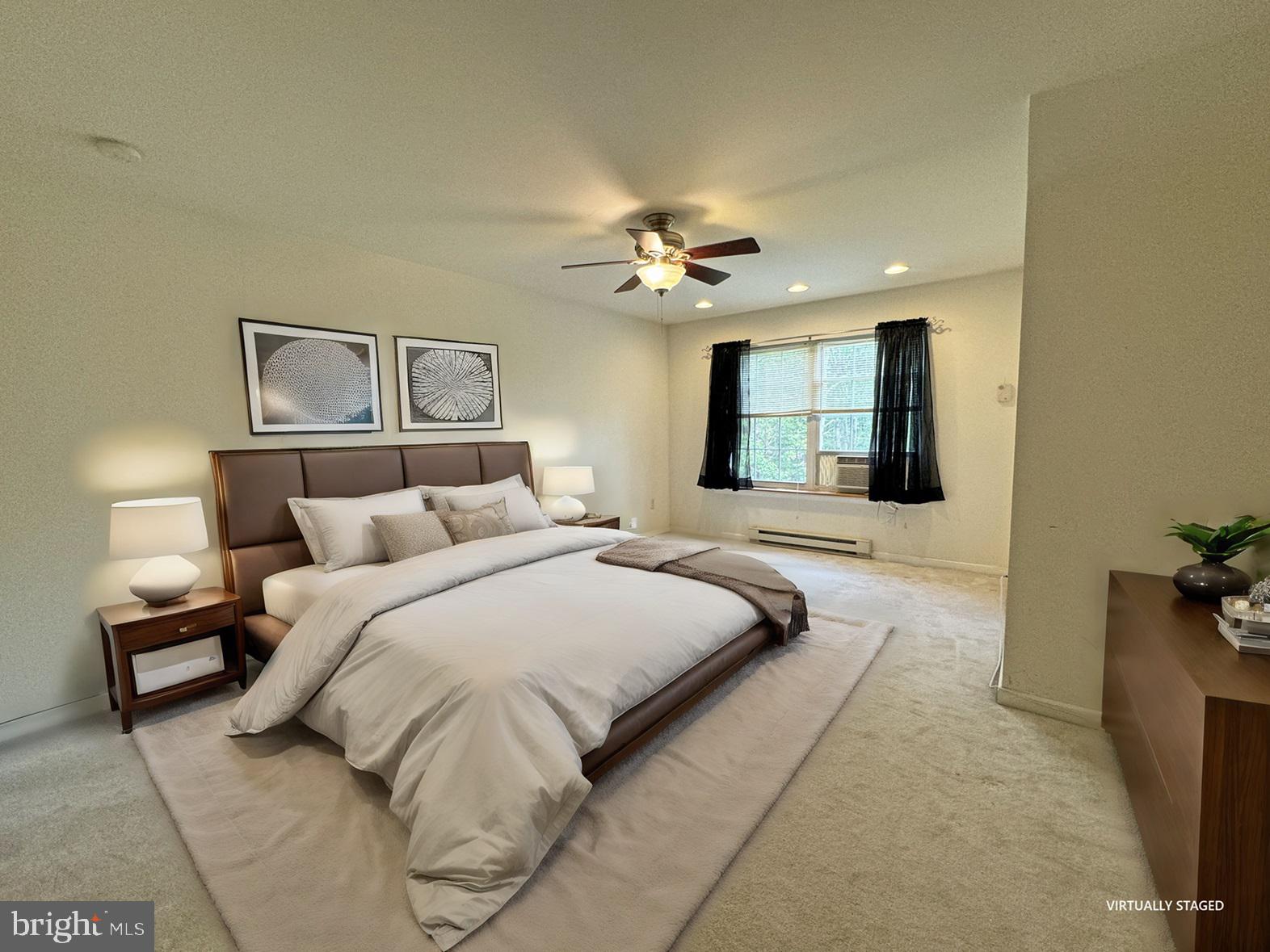 EMERALD LAKES - Residential