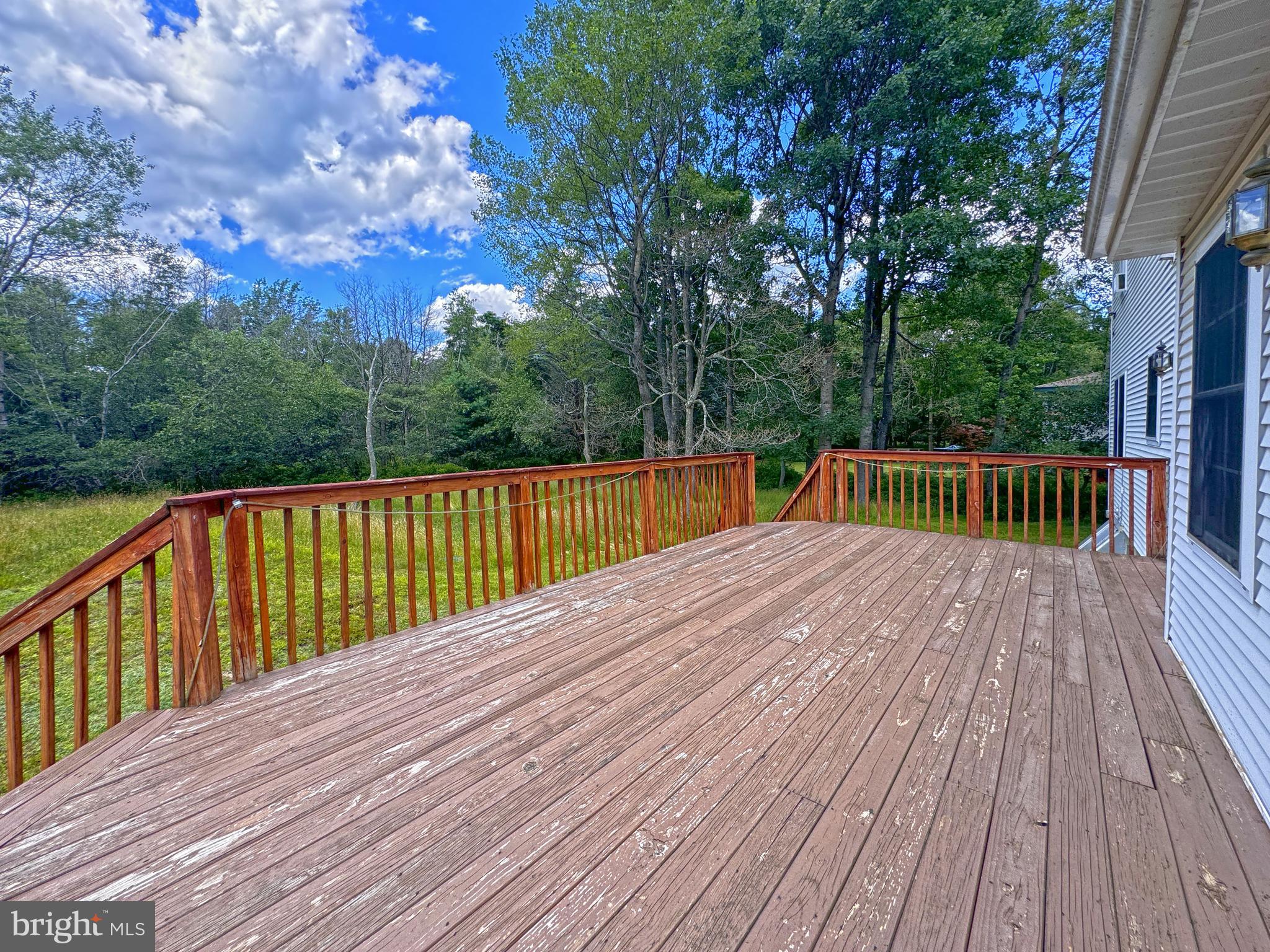 EMERALD LAKES - Residential