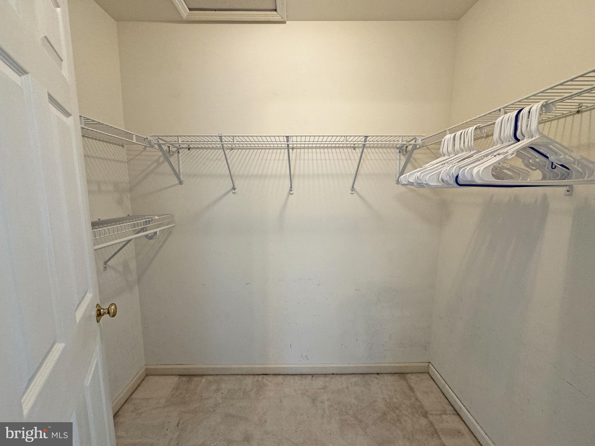 EMERALD LAKES - Residential