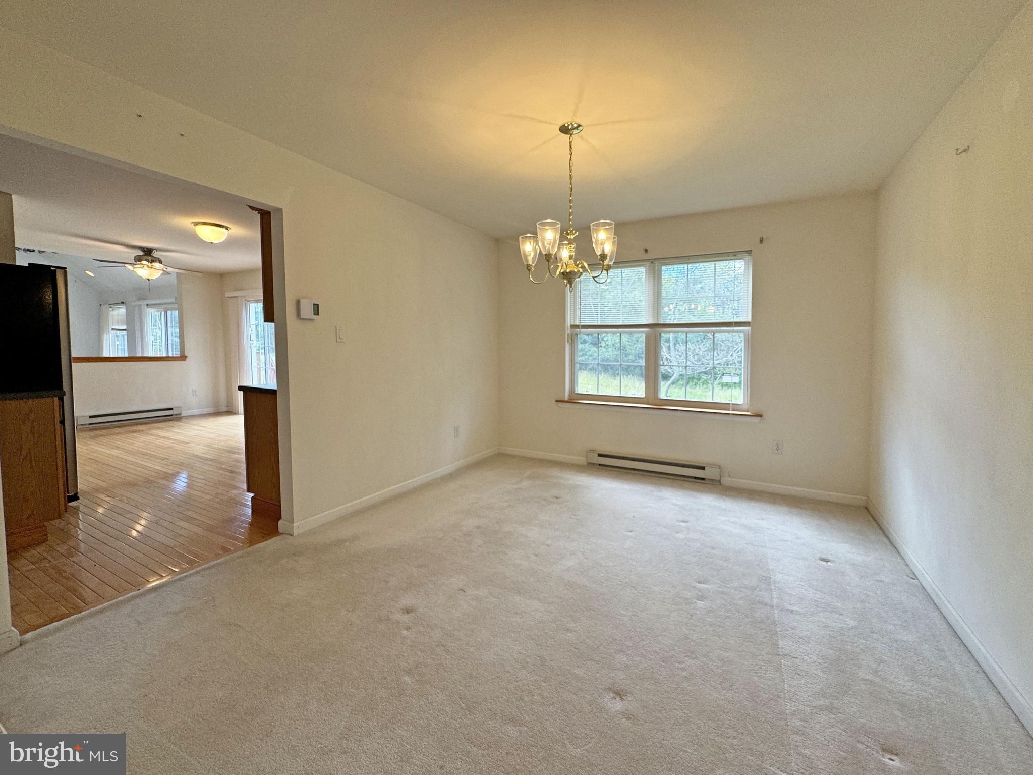 EMERALD LAKES - Residential