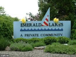 EMERALD LAKES - Residential
