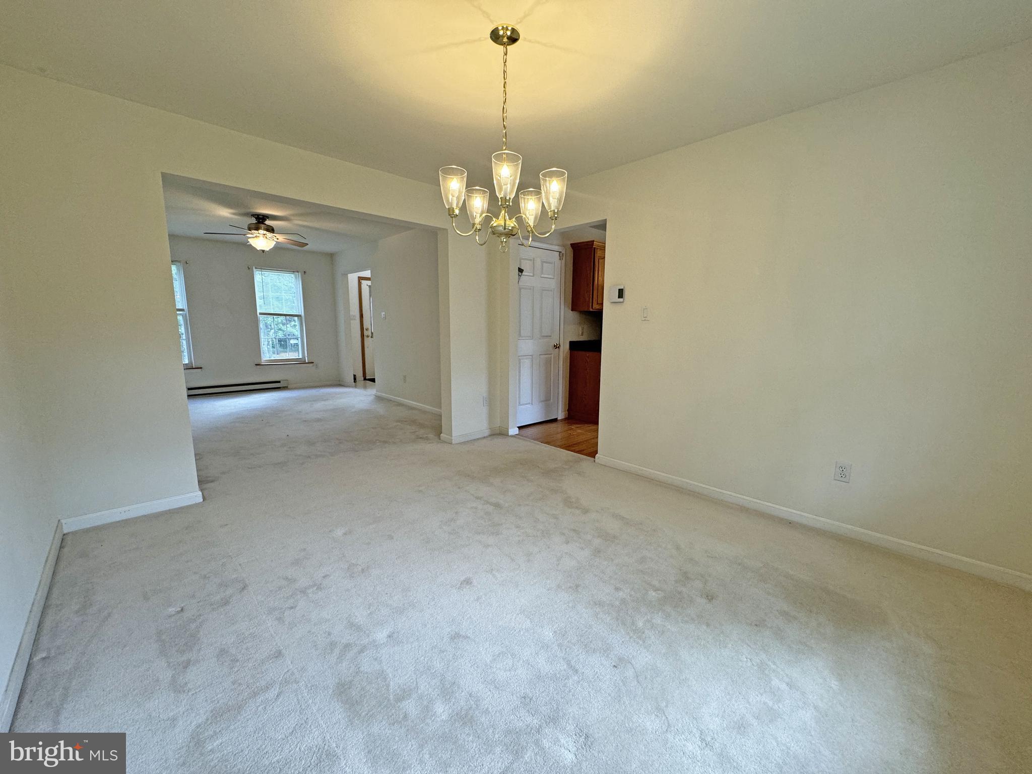 EMERALD LAKES - Residential