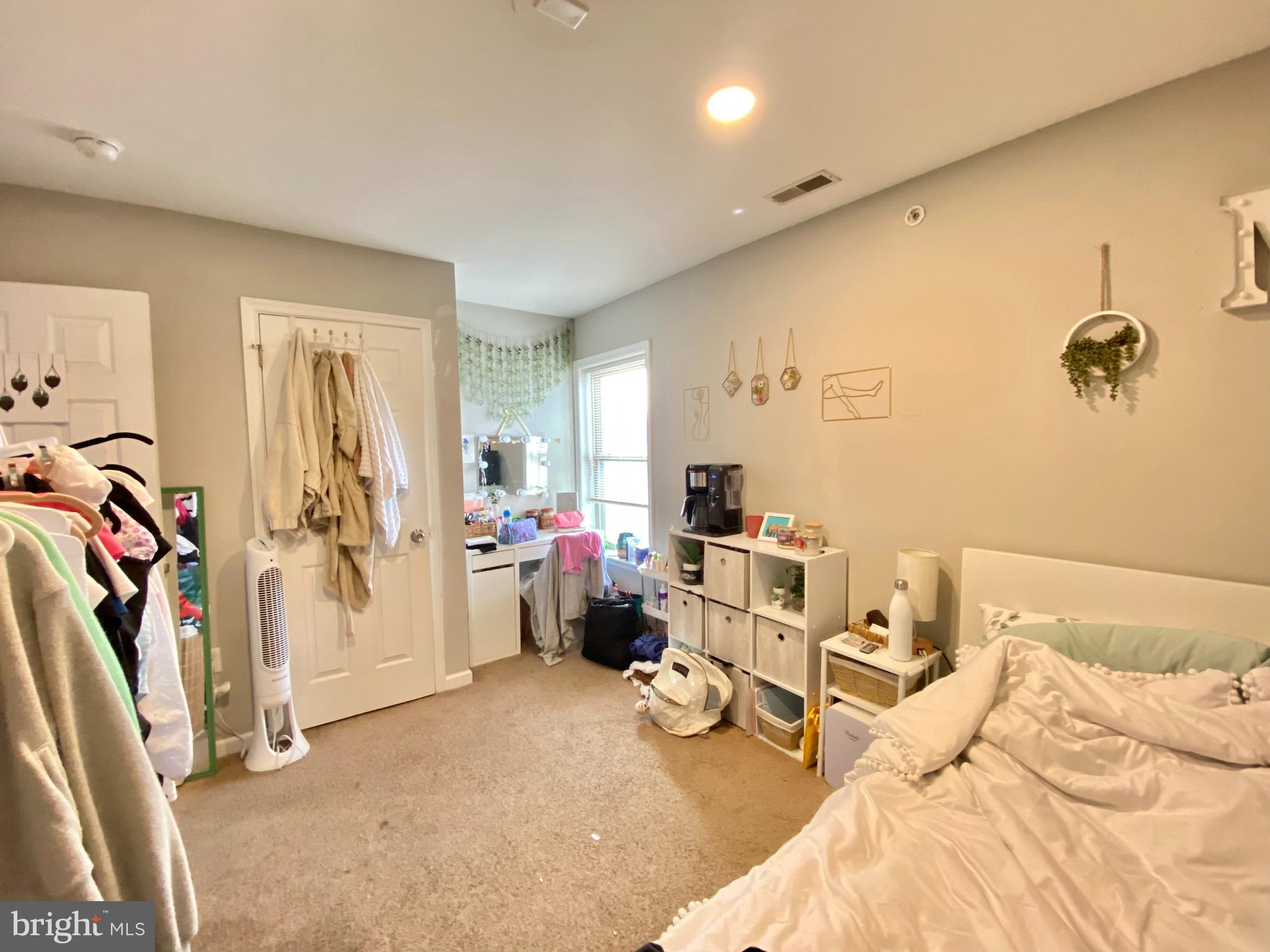 TEMPLE UNIVERSITY - Residential Lease