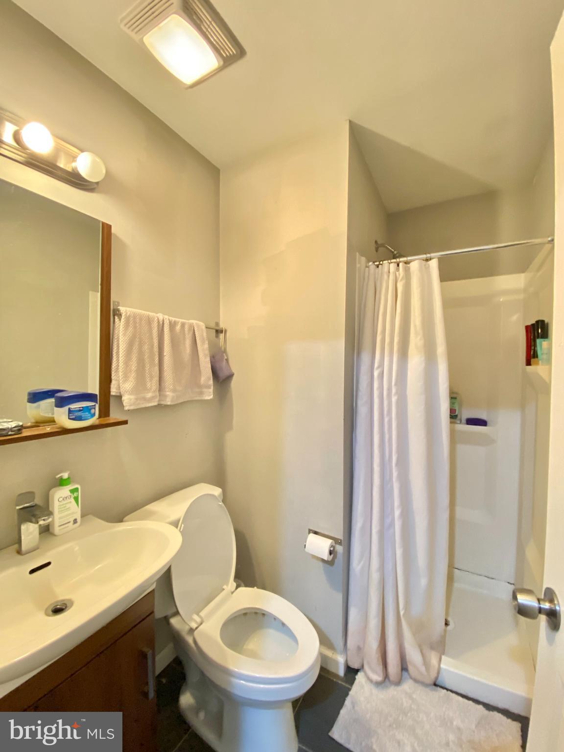 TEMPLE UNIVERSITY - Residential Lease