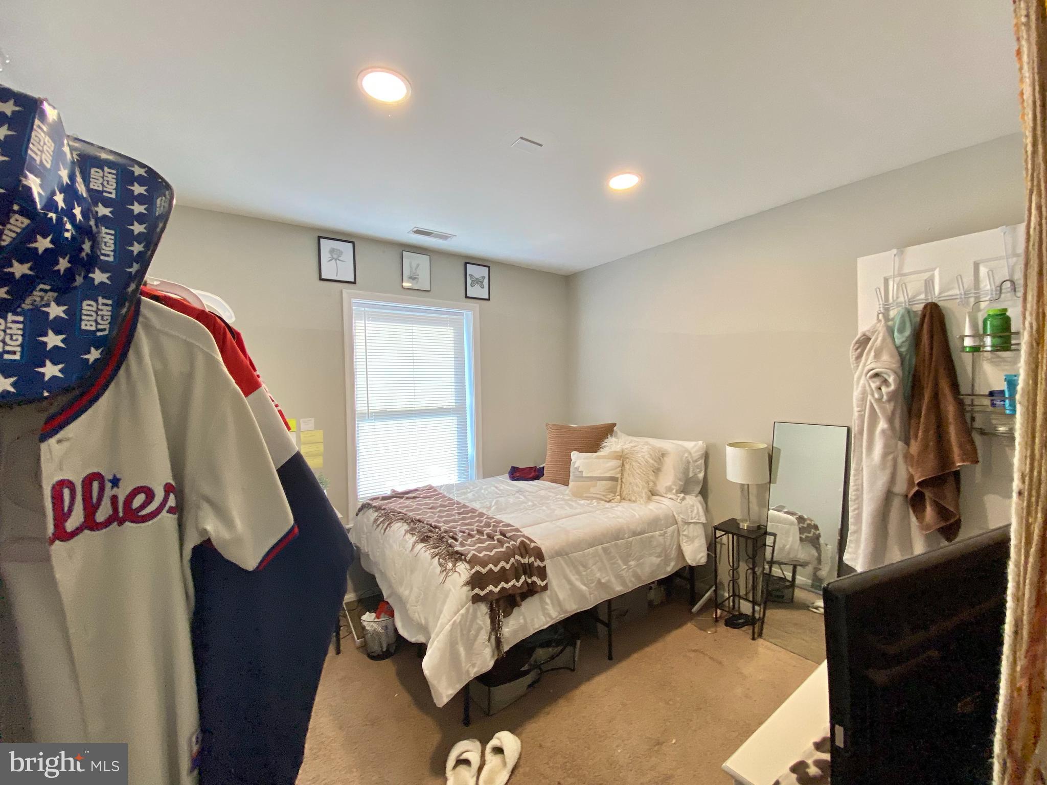 TEMPLE UNIVERSITY - Residential Lease