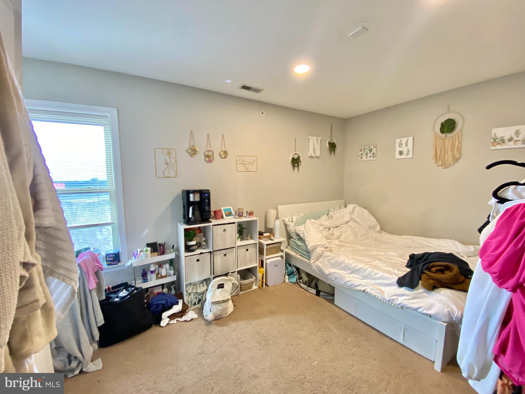 TEMPLE UNIVERSITY - Residential Lease