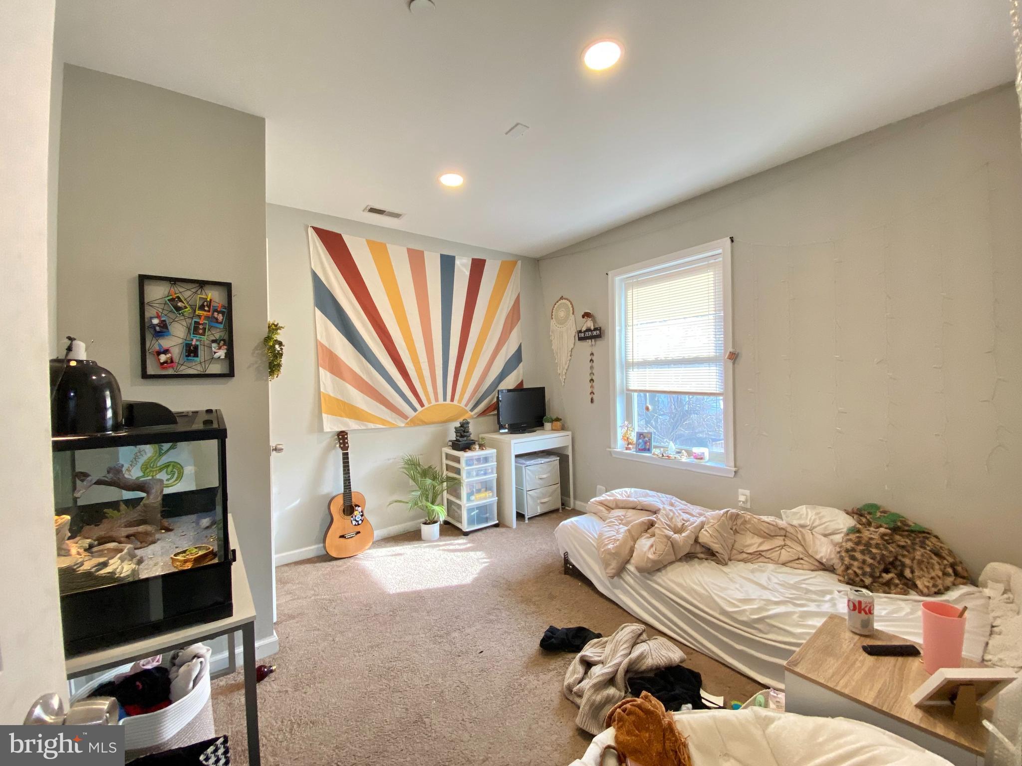 TEMPLE UNIVERSITY - Residential Lease