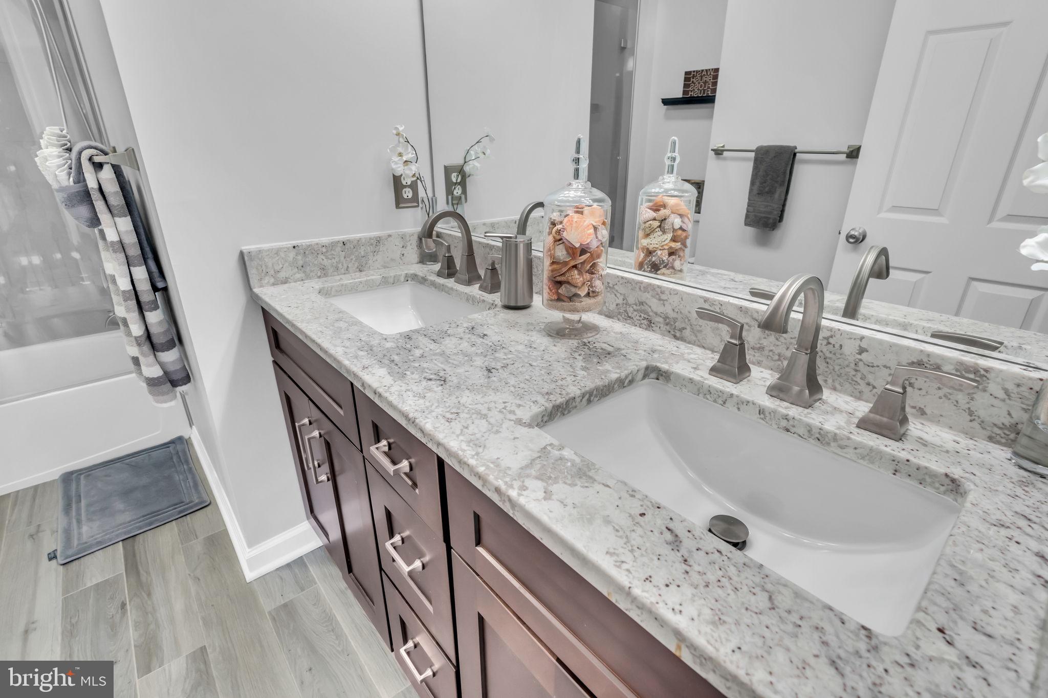 PORT POTOMAC - Residential