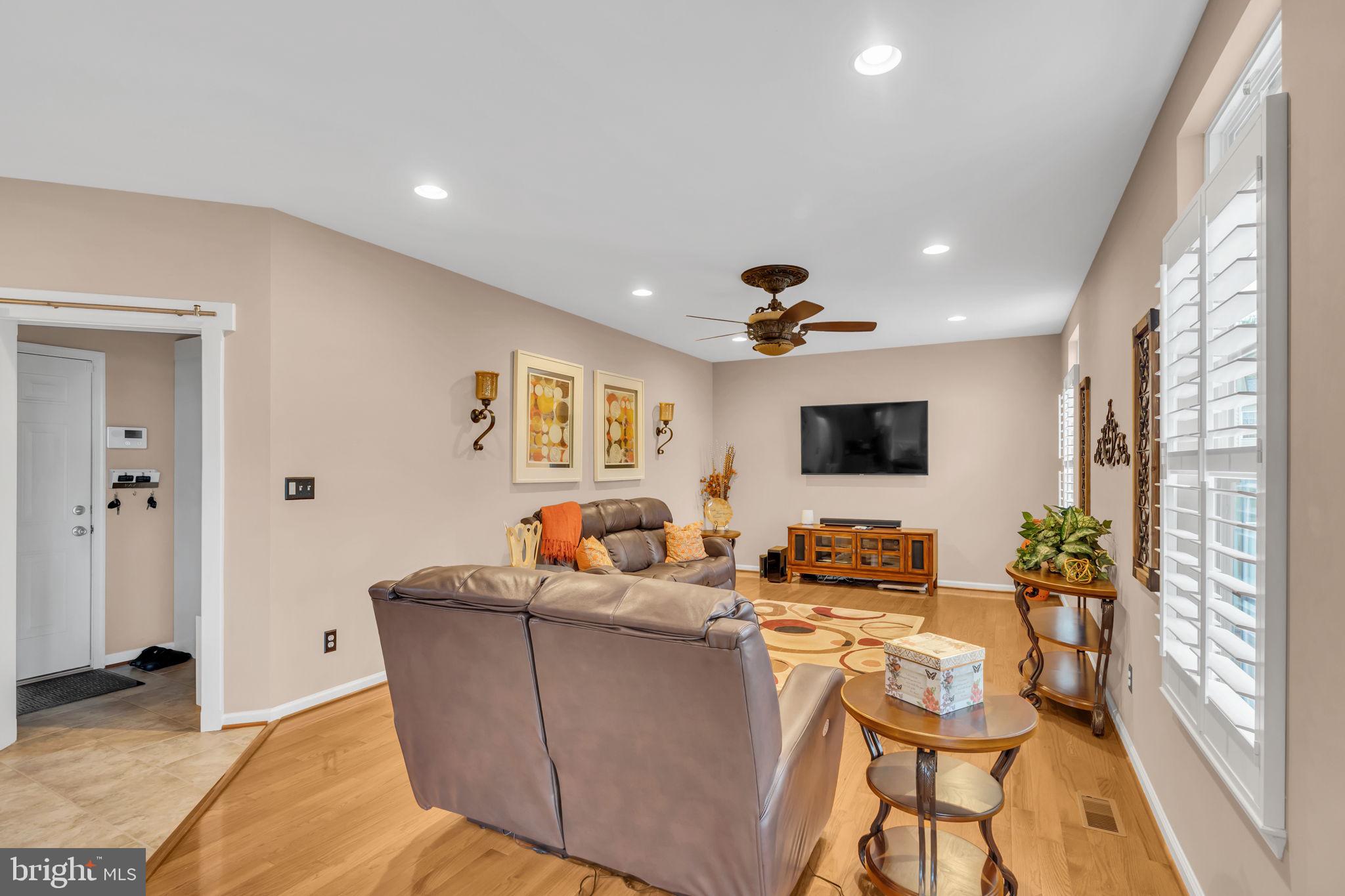 PORT POTOMAC - Residential