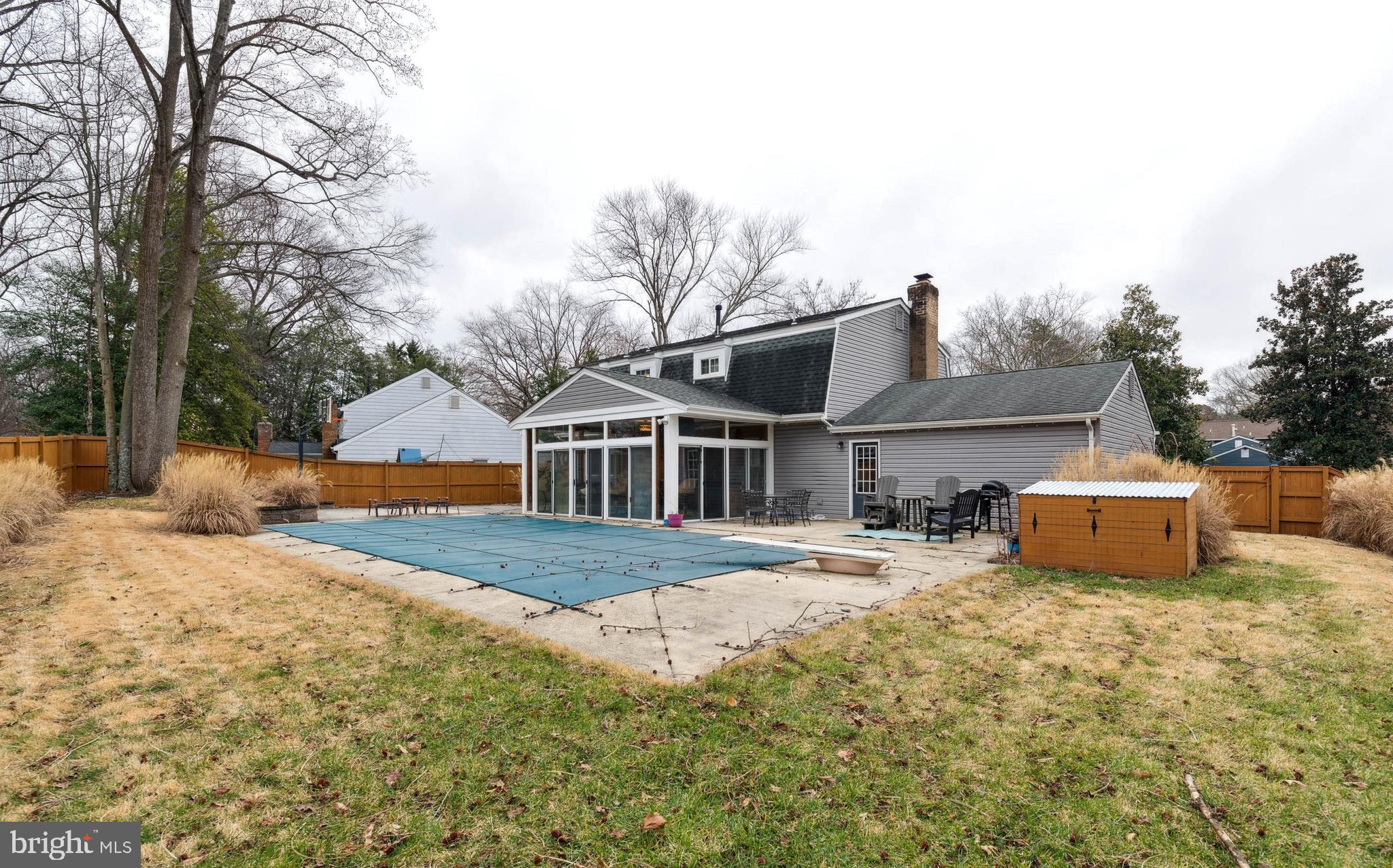 CROFTON TOWNE/PARK - Residential