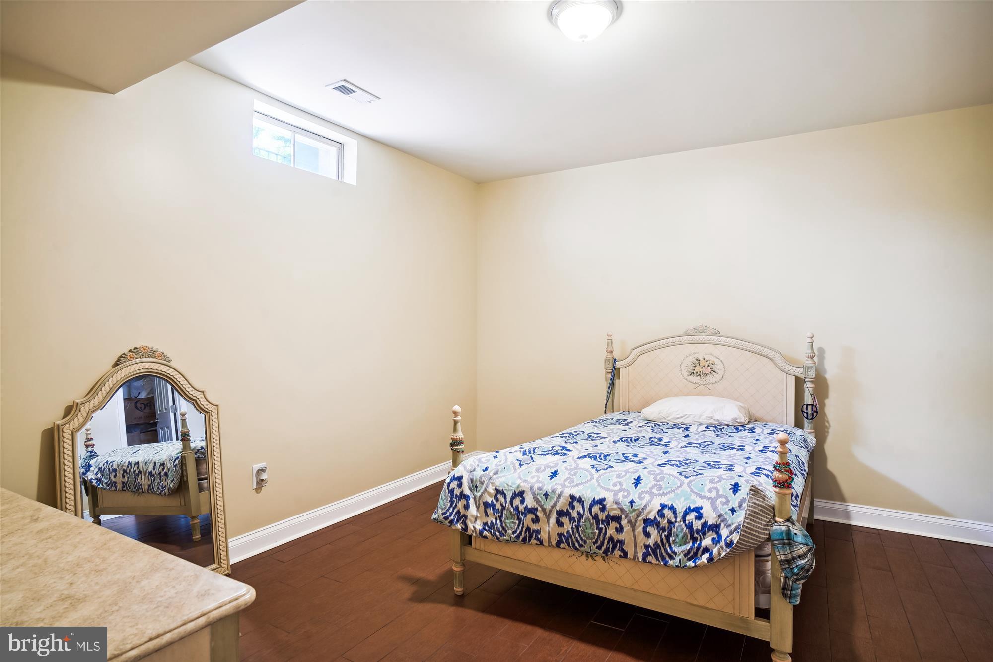 SMALLS NURSERY - Residential