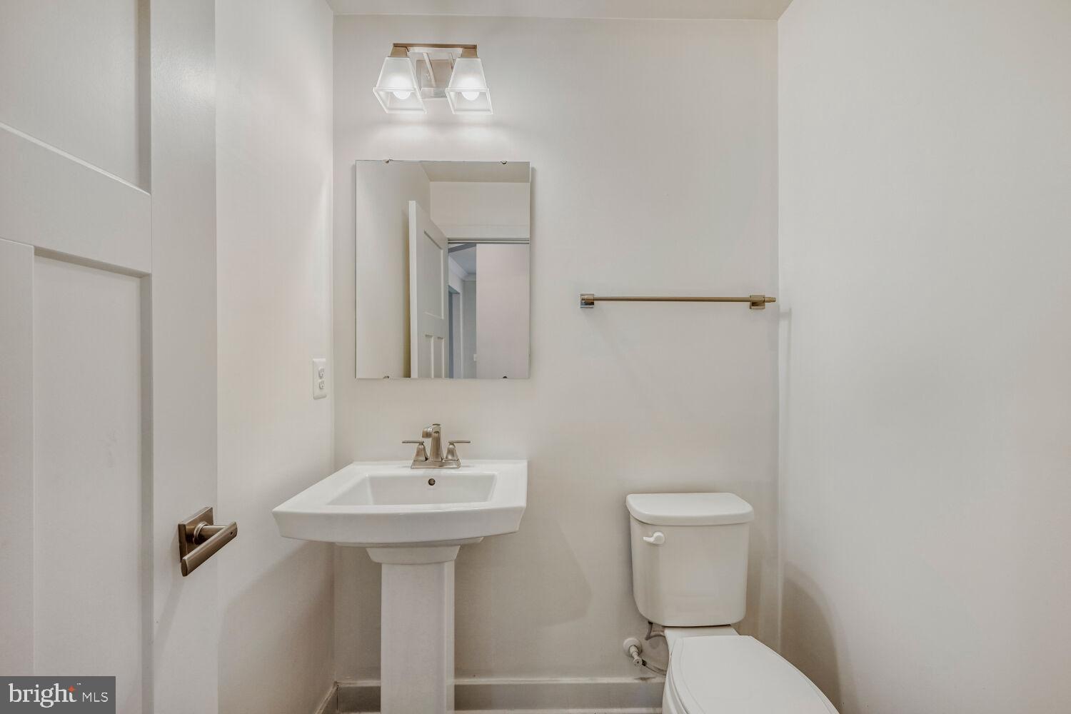 GREENLEIGH AT CROSSROADS - Residential Lease