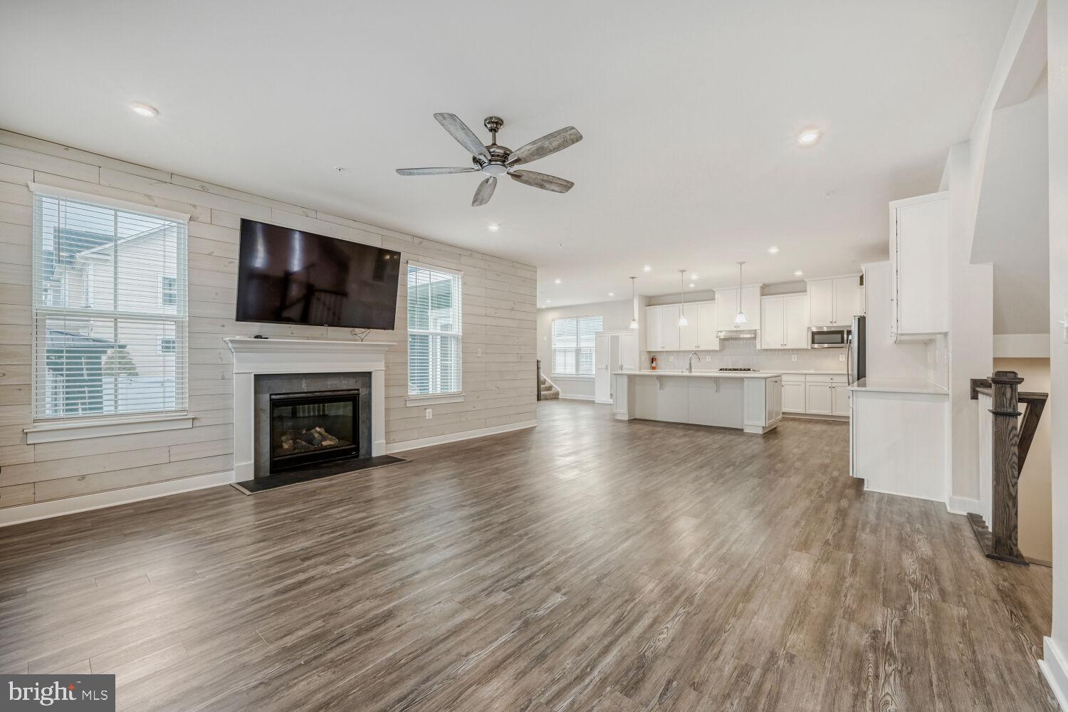 GREENLEIGH AT CROSSROADS - Residential Lease