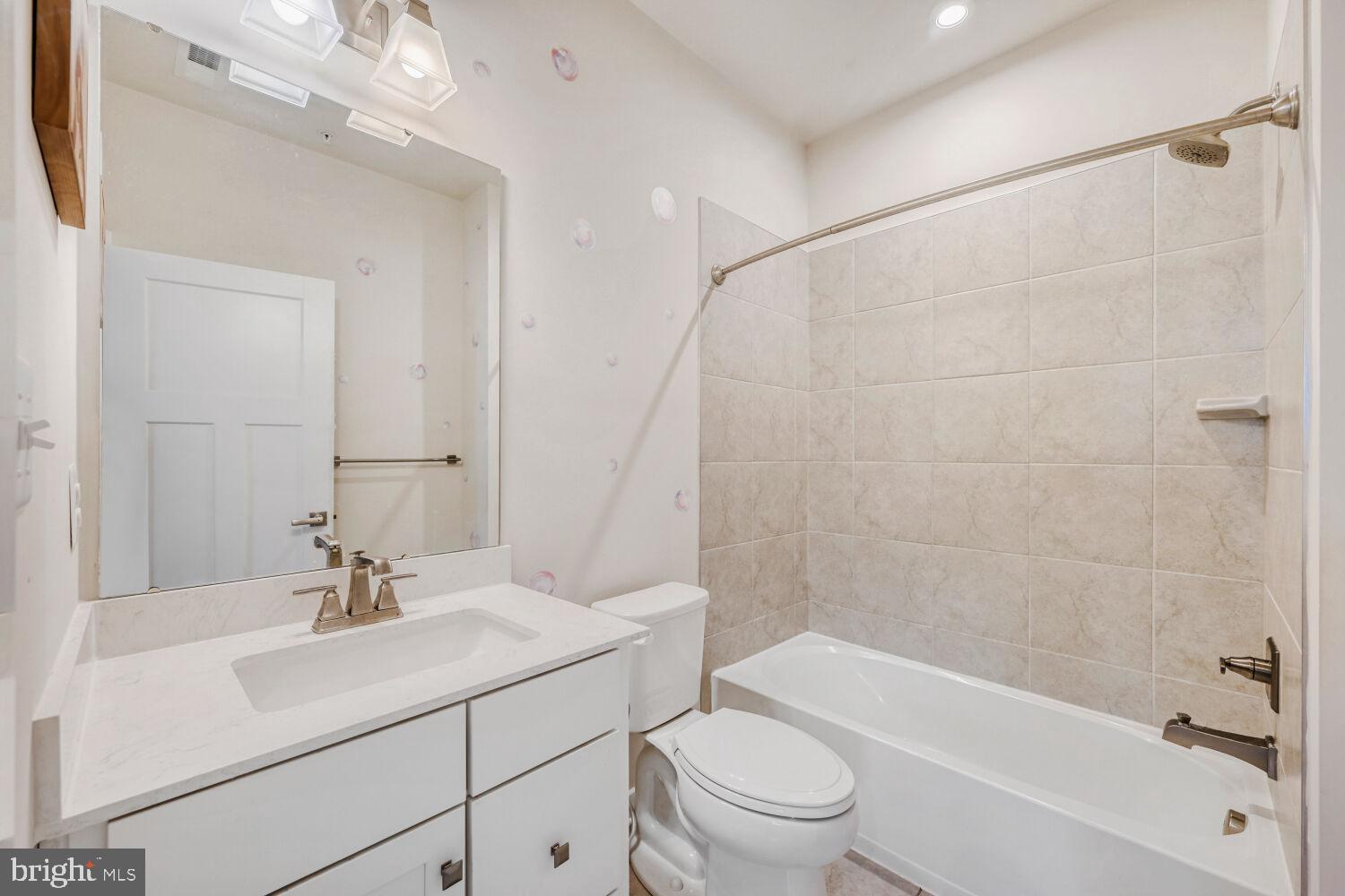 GREENLEIGH AT CROSSROADS - Residential Lease