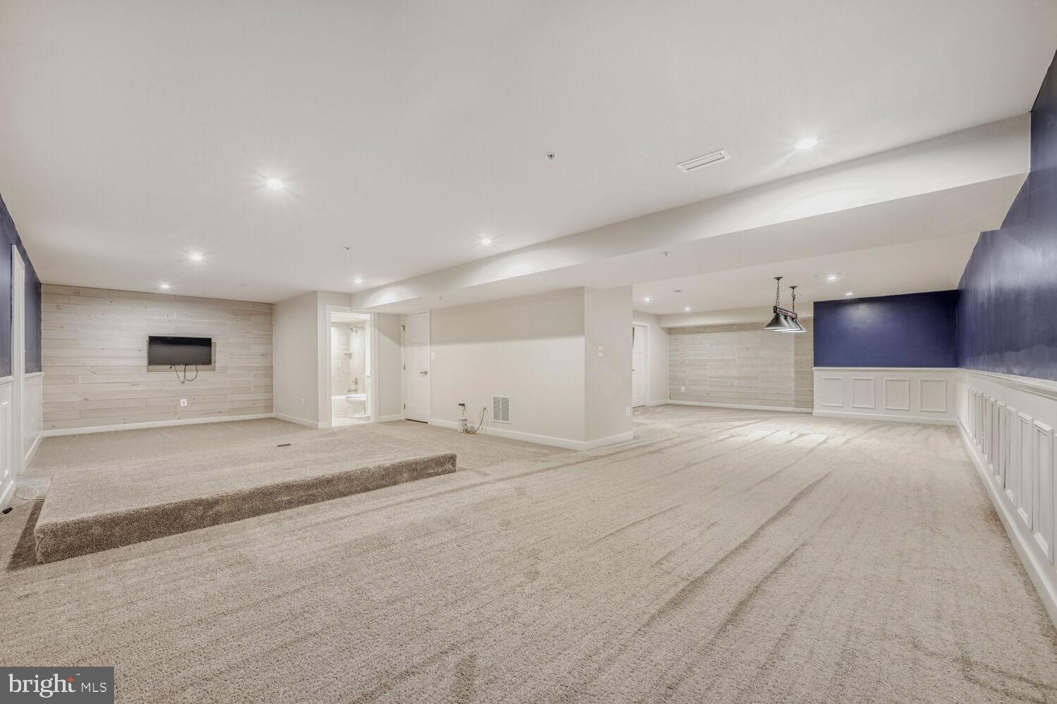 GREENLEIGH AT CROSSROADS - Residential Lease