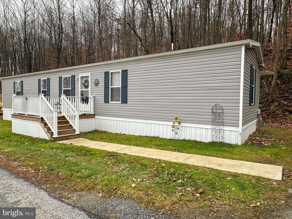 Photo of 725 Hillside Drive, GAP, PA 17527 (MLS # PALA2079978)