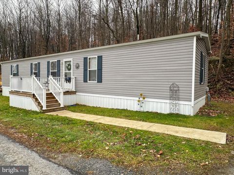 725 HILLSIDE DRIVE GAP PA 17527