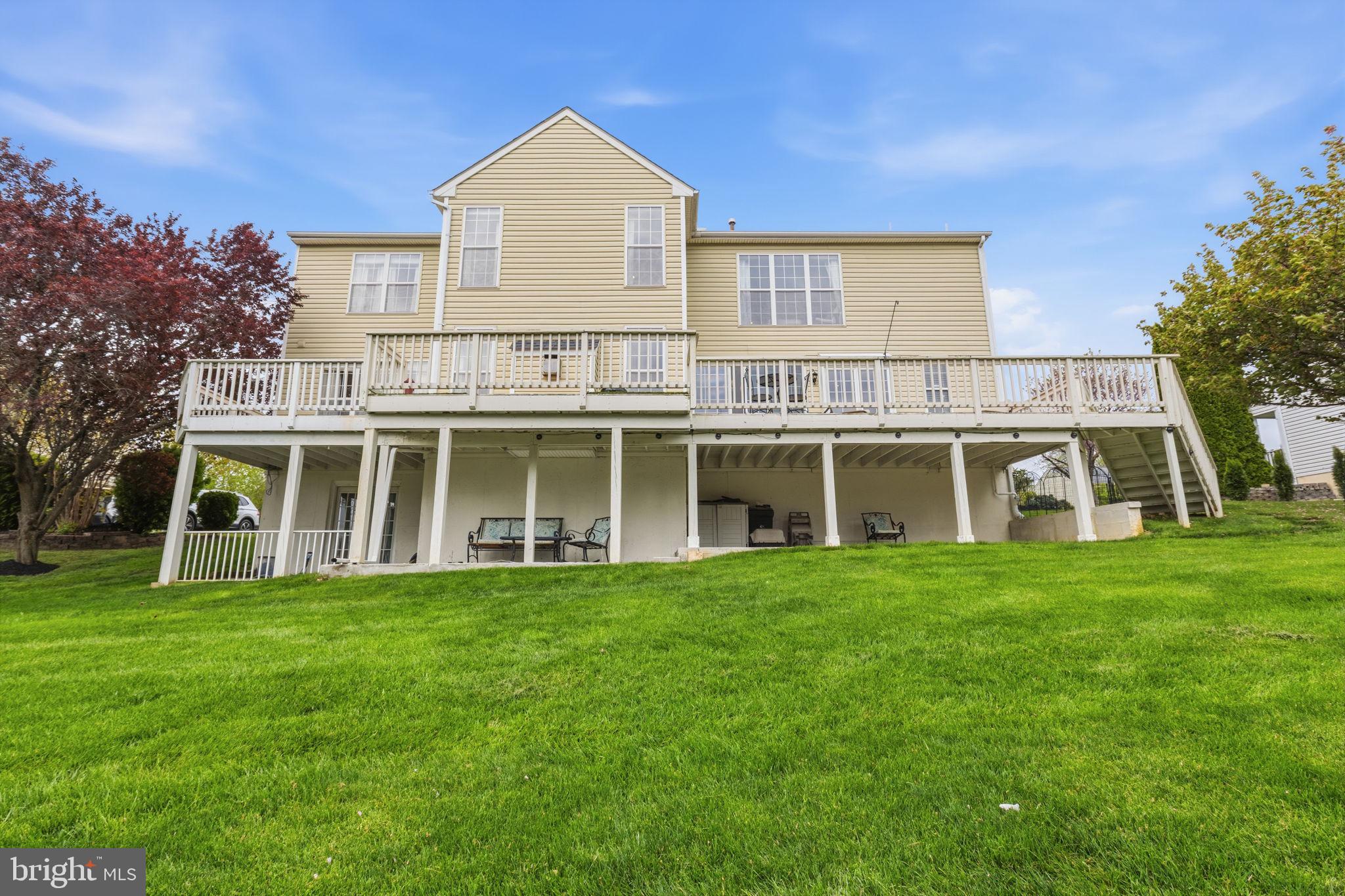 MIDDLE RUN CROSSIN - Residential