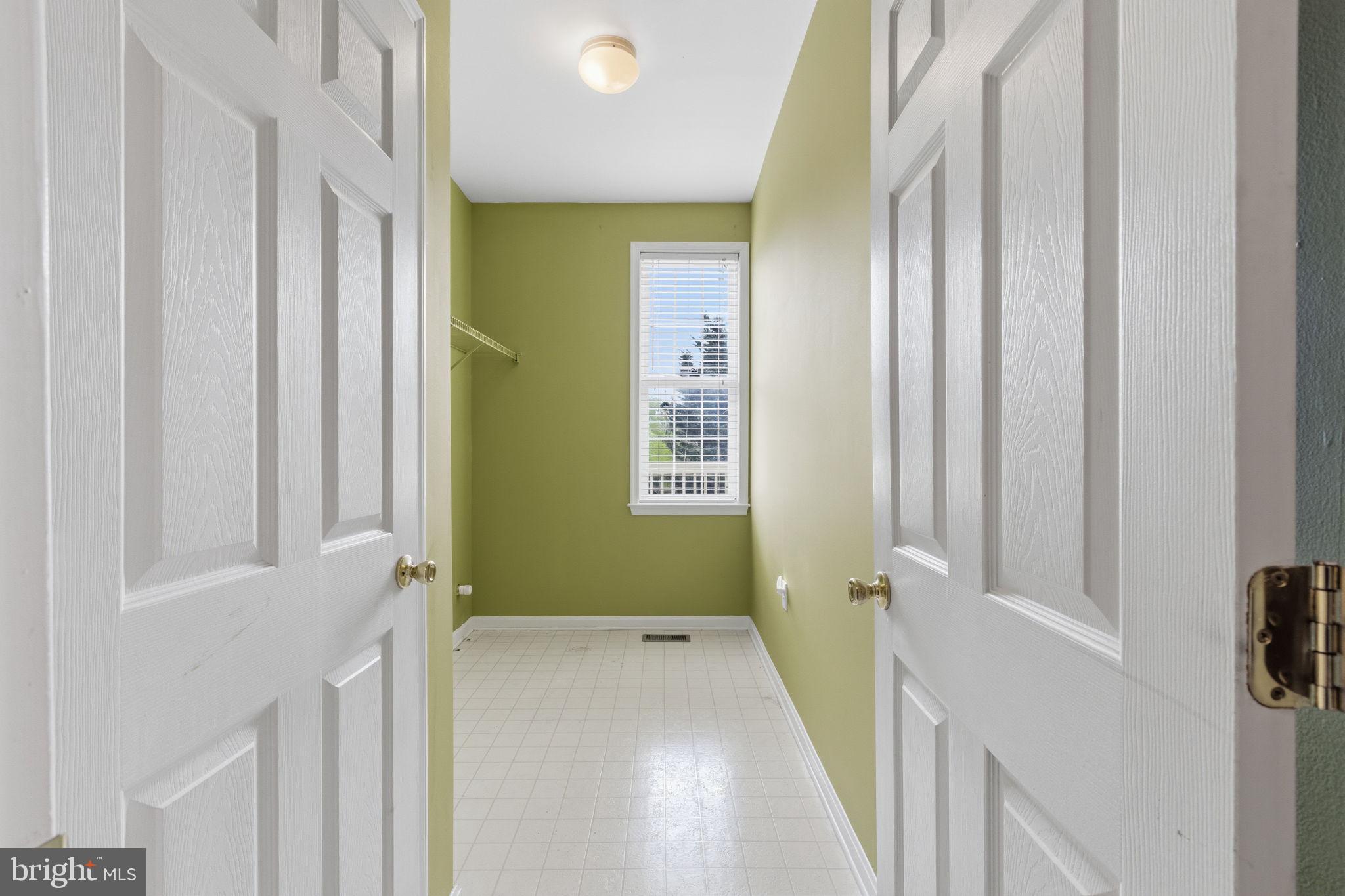 MIDDLE RUN CROSSIN - Residential