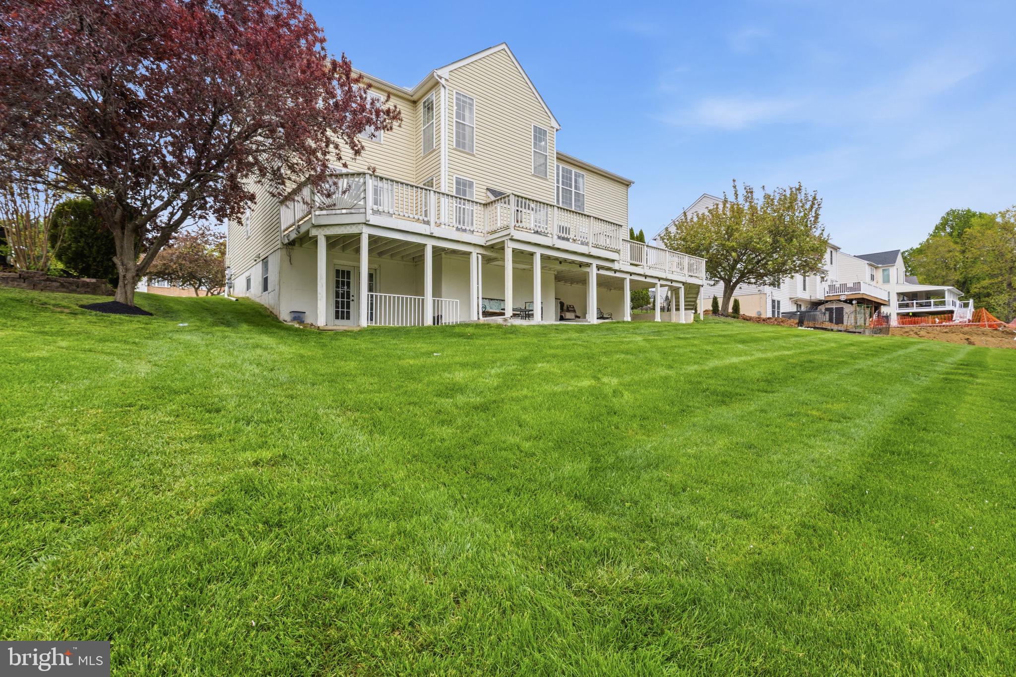 MIDDLE RUN CROSSIN - Residential