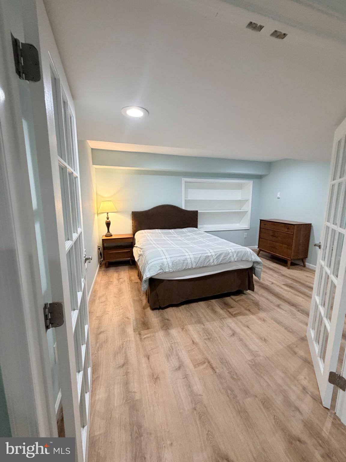 MIDDLE RUN CROSSIN - Residential