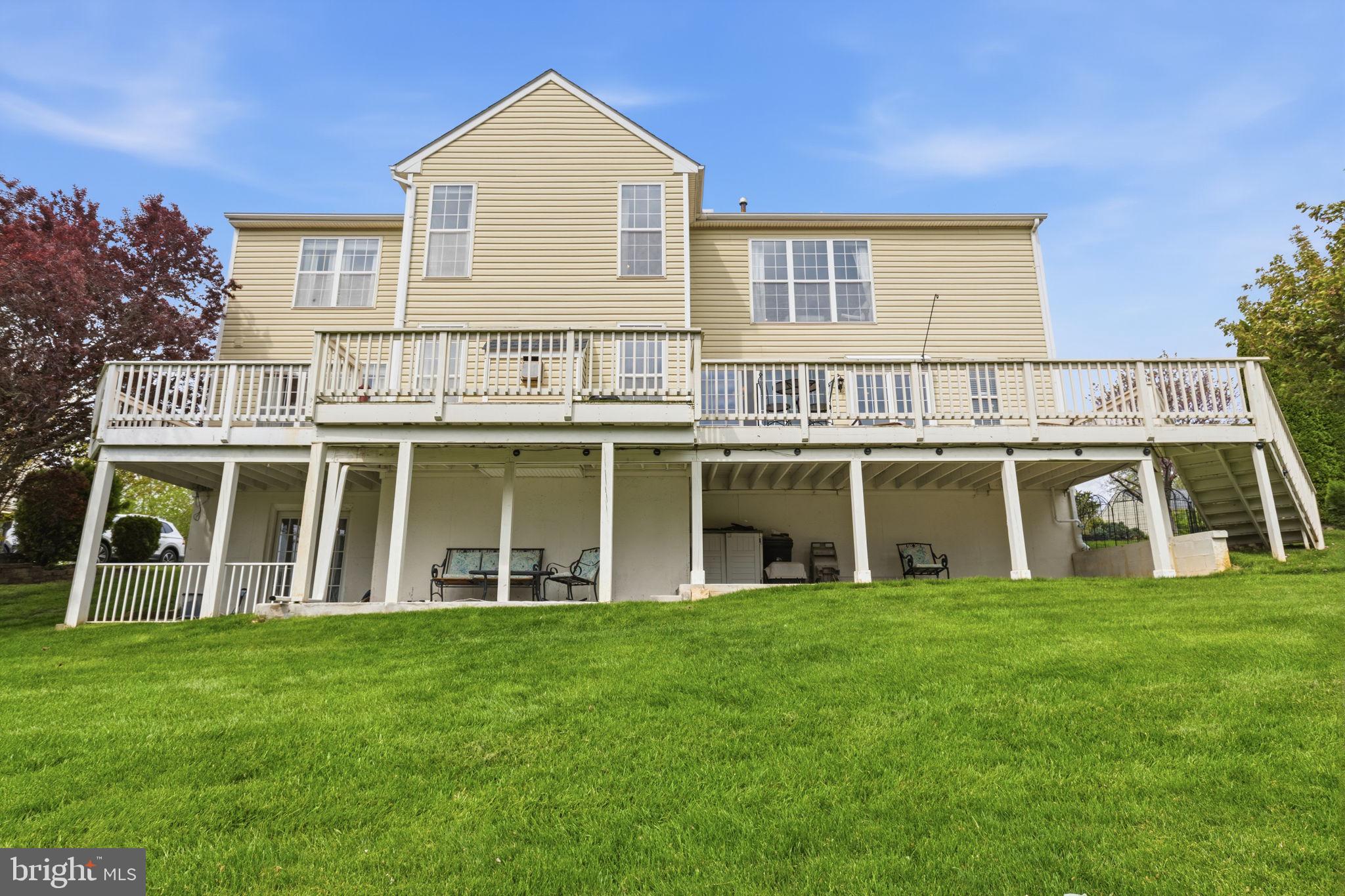 MIDDLE RUN CROSSIN - Residential