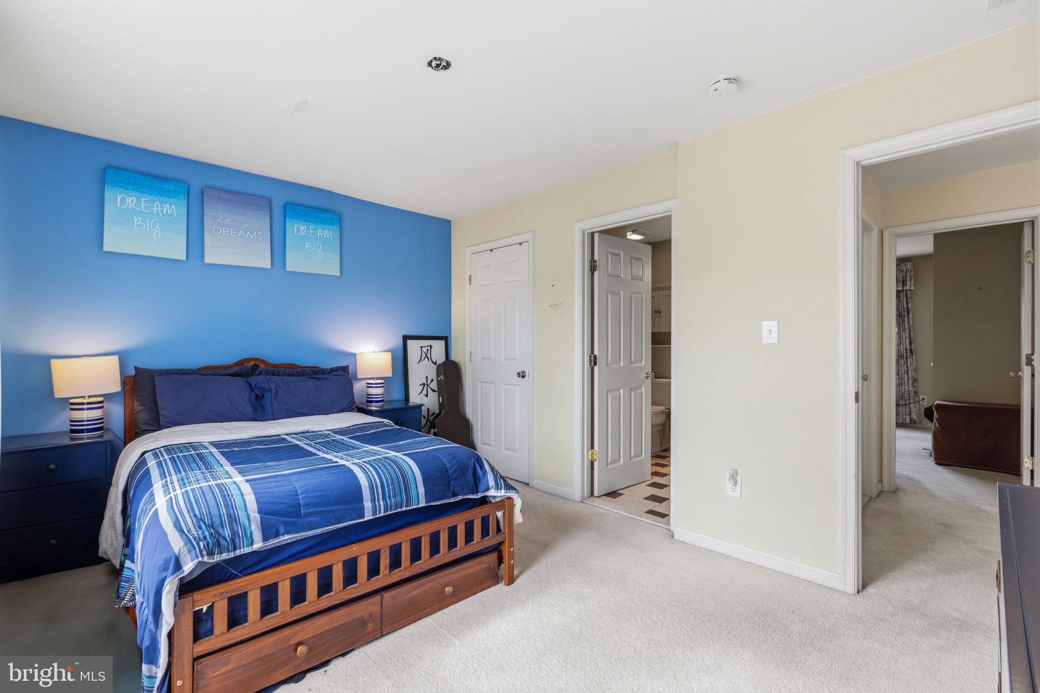 MIDDLE RUN CROSSIN - Residential
